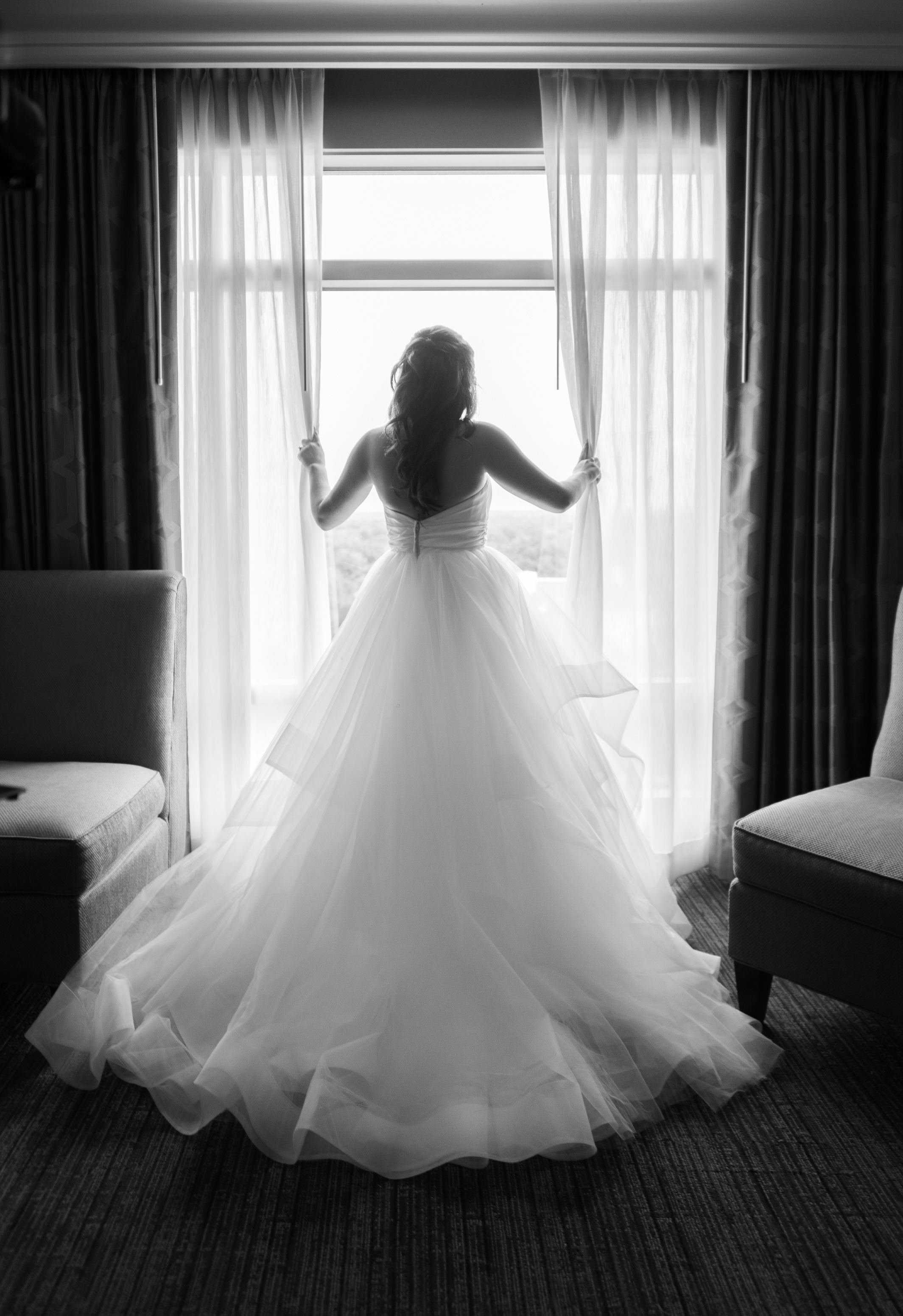 The Londyn wedding gown dress by Hayley Paige 