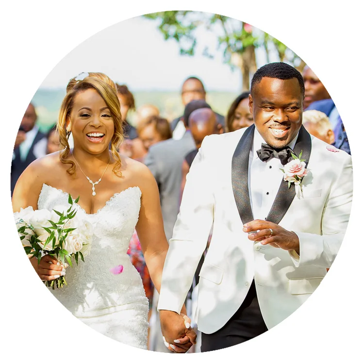 Aisha-and-Justin-at-Lansdowne-Resort-round-photo.jpg