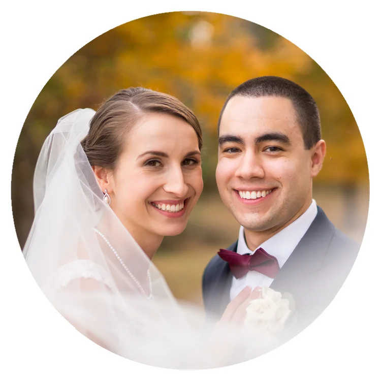 Samantha-and-Kevin-at-Harvest-House-Lost-Creek-round-photo.jpg