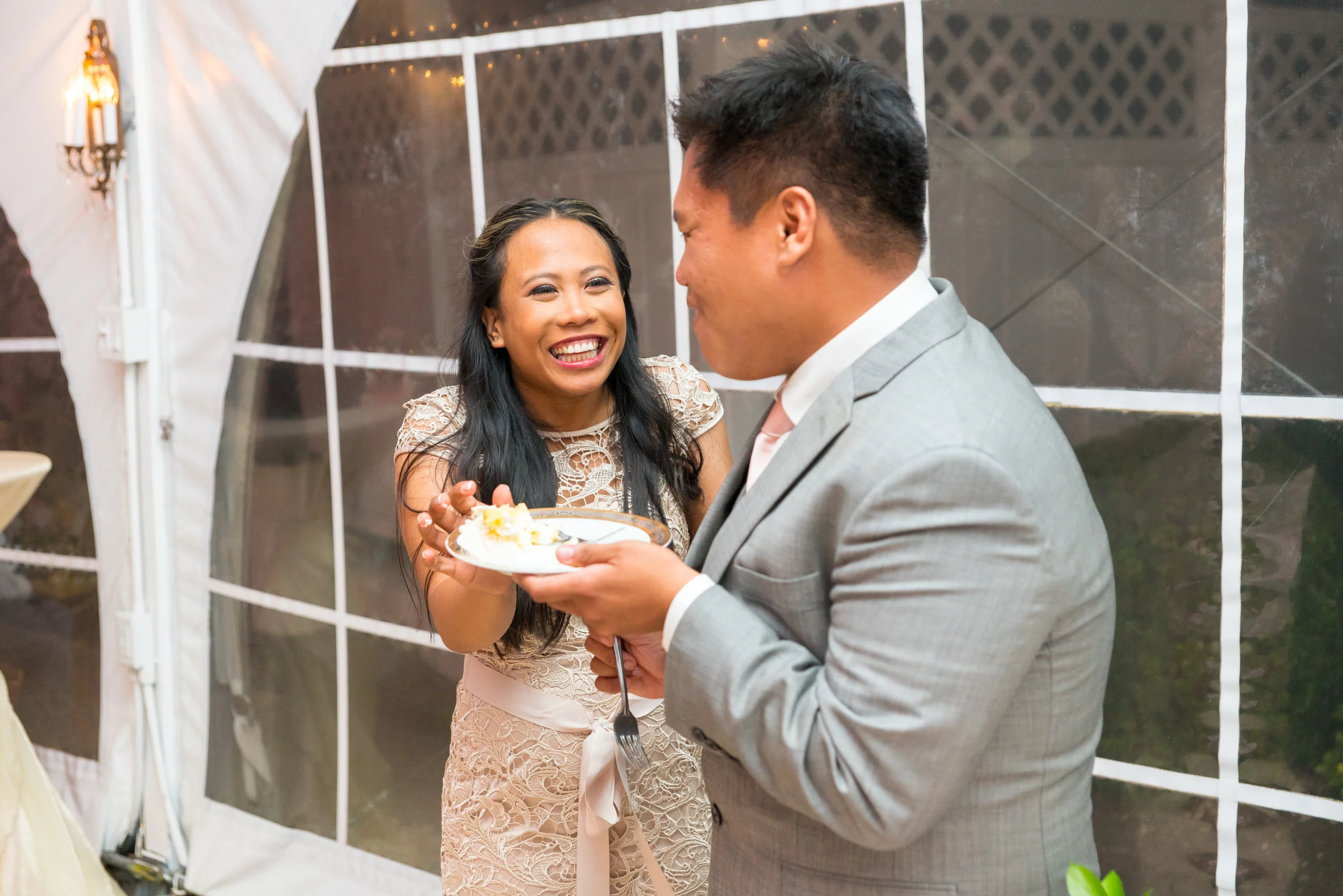 Cake cutting at maryland wedding photos