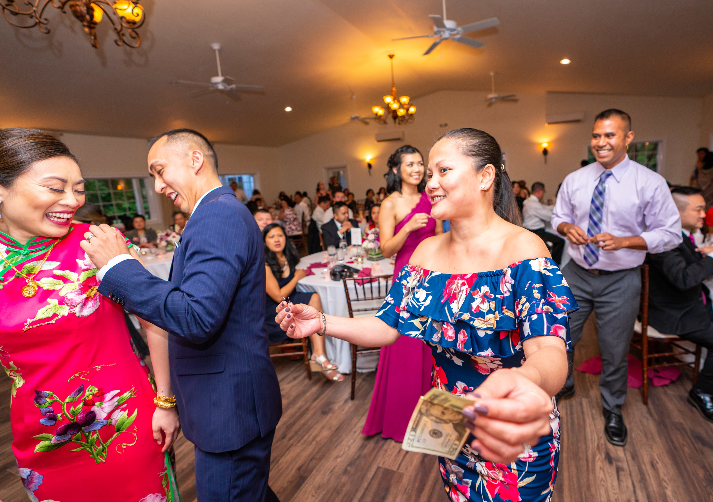 Money Dance at Filipino Chinese wedding at Lost Creek Winery
