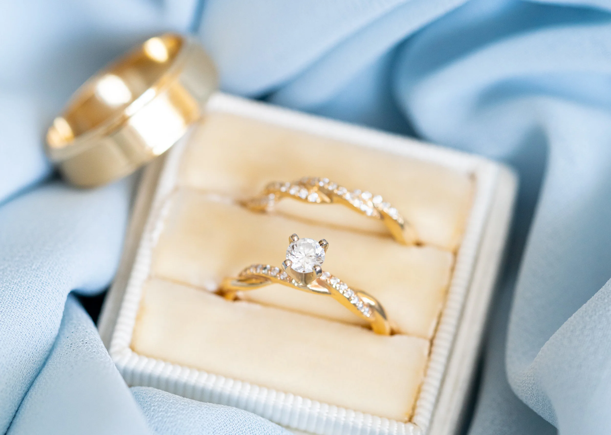 Everett jewelers wedding rings and ivory Margaery Mrs box