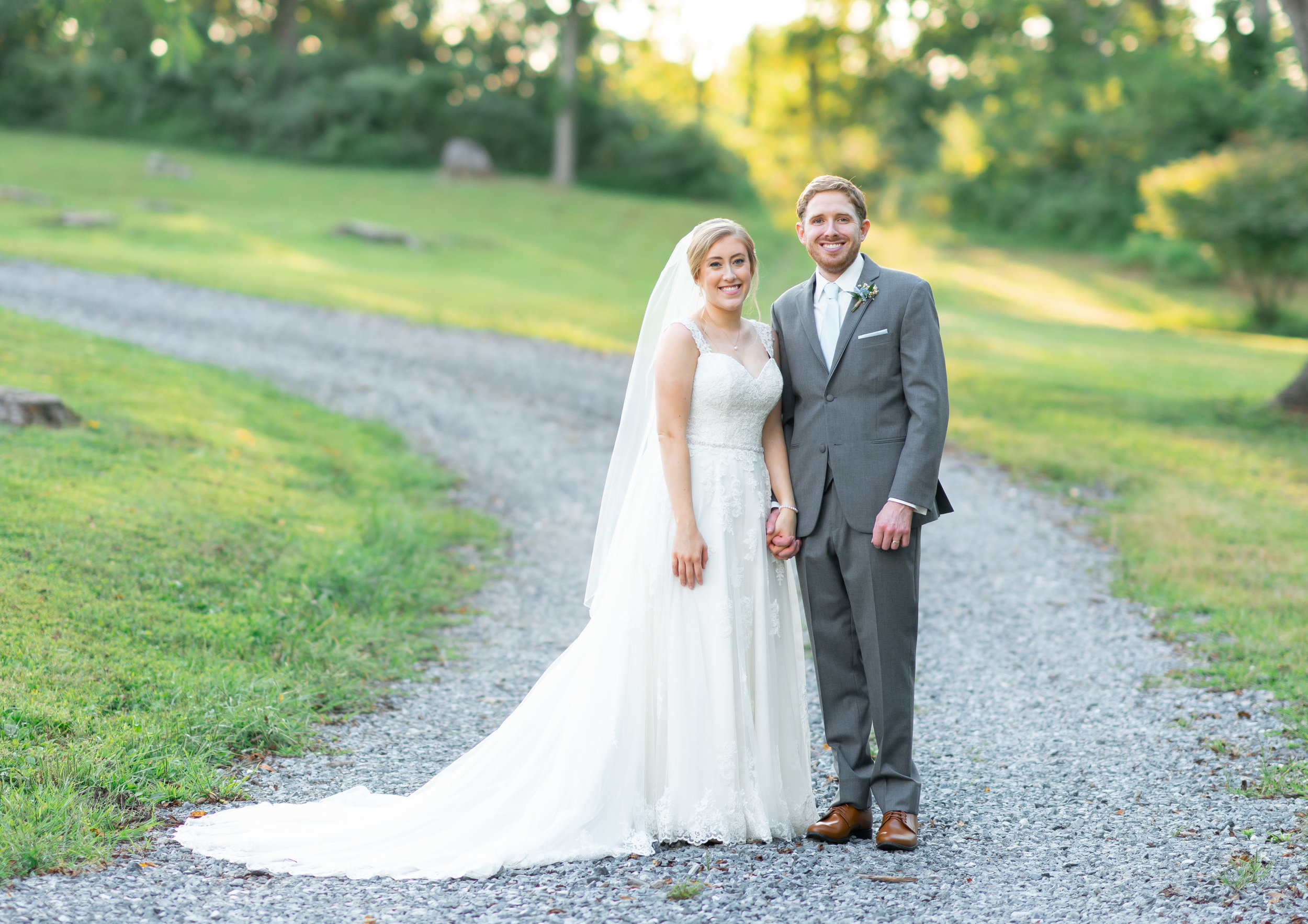 August wedding portraits at stone manor country club