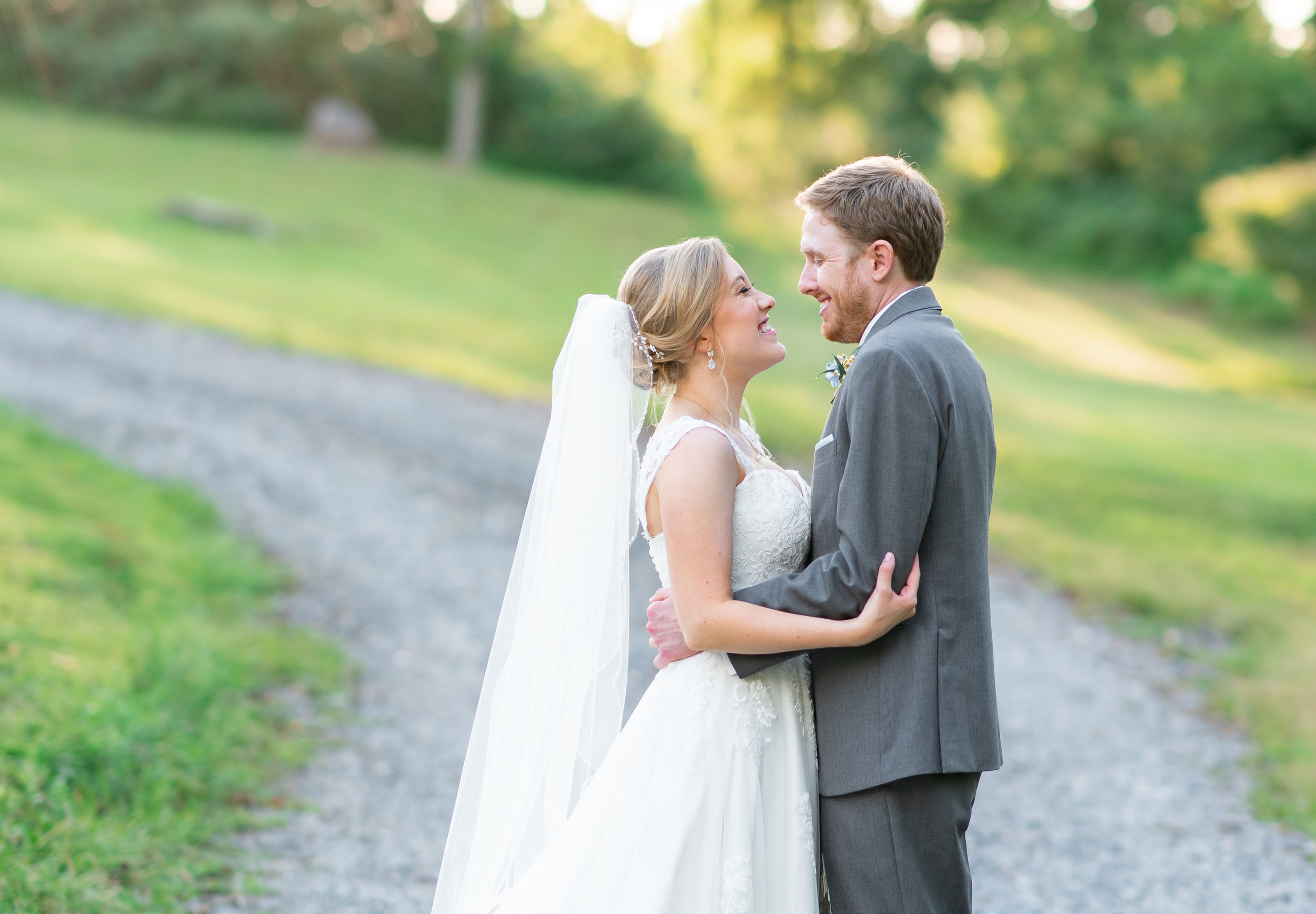 August wedding at stone manor country club in frederick maryland