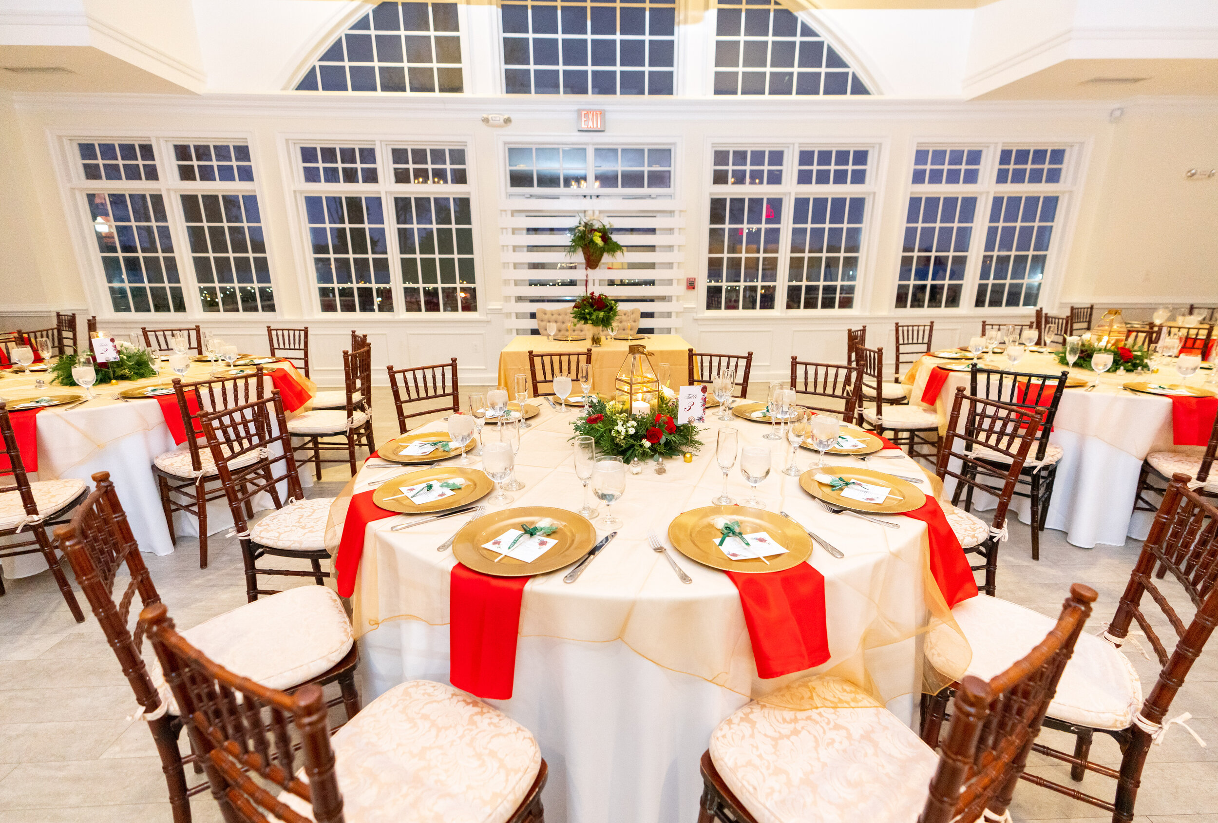 Christmas dining reception room at ospreys at belmont bay wedding