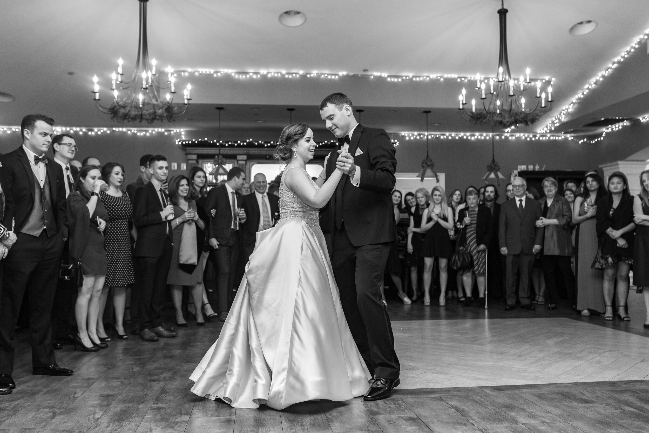 First dance bride and groom at ospreys belmont bay