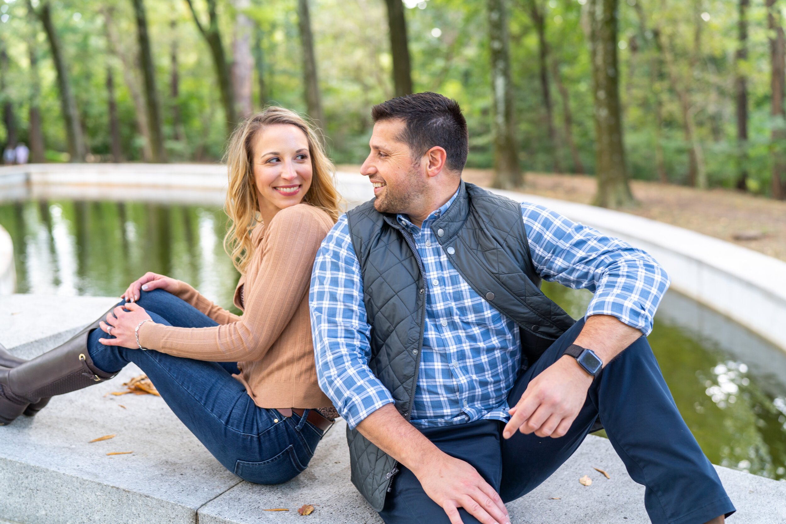 Bride and groom engagement session at Theodore Roosevelt island