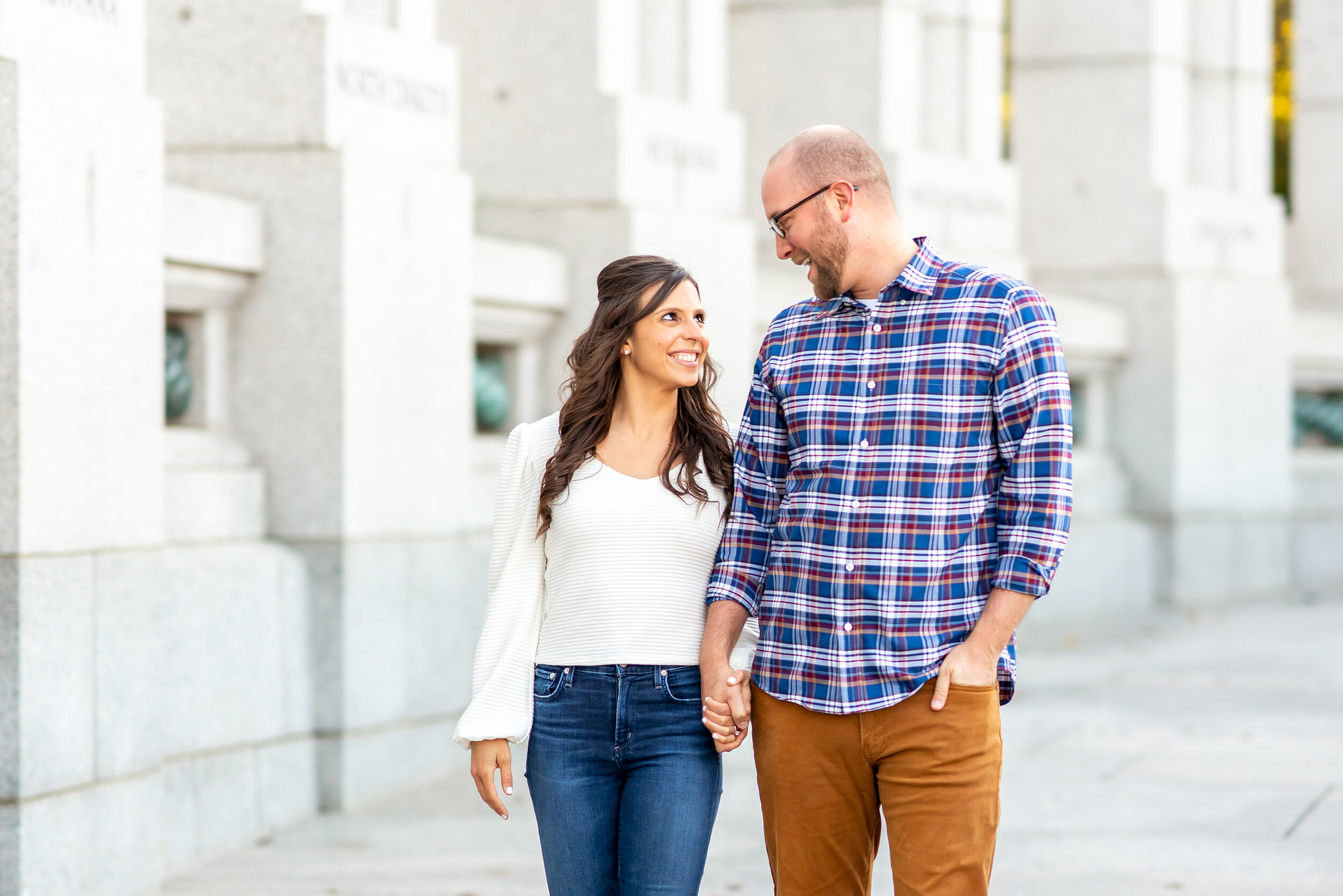 Fall engagement session at the WWII memorial
