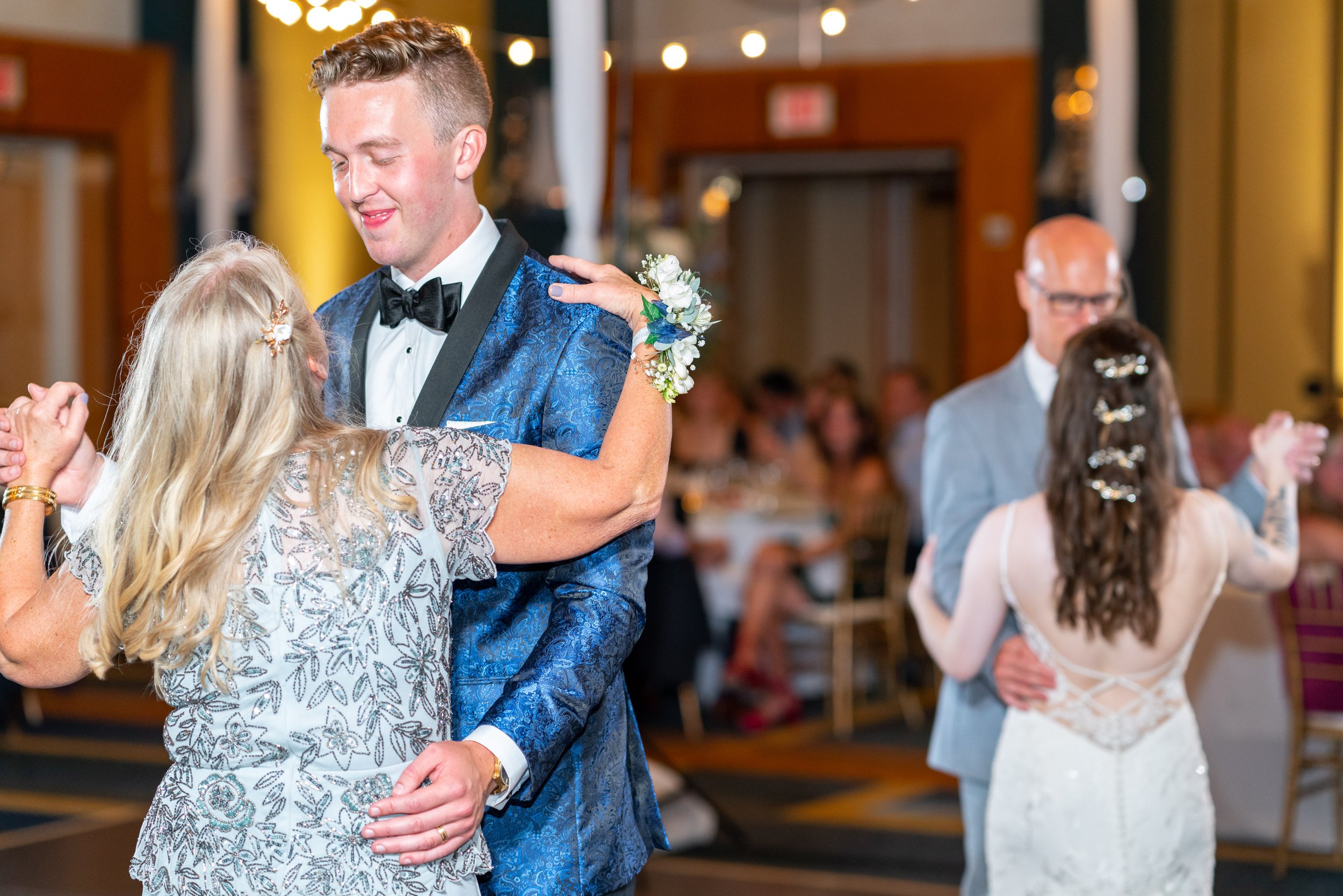 Mother son dance with groom at wedding at Hyatt Regency Chesapeake maryland