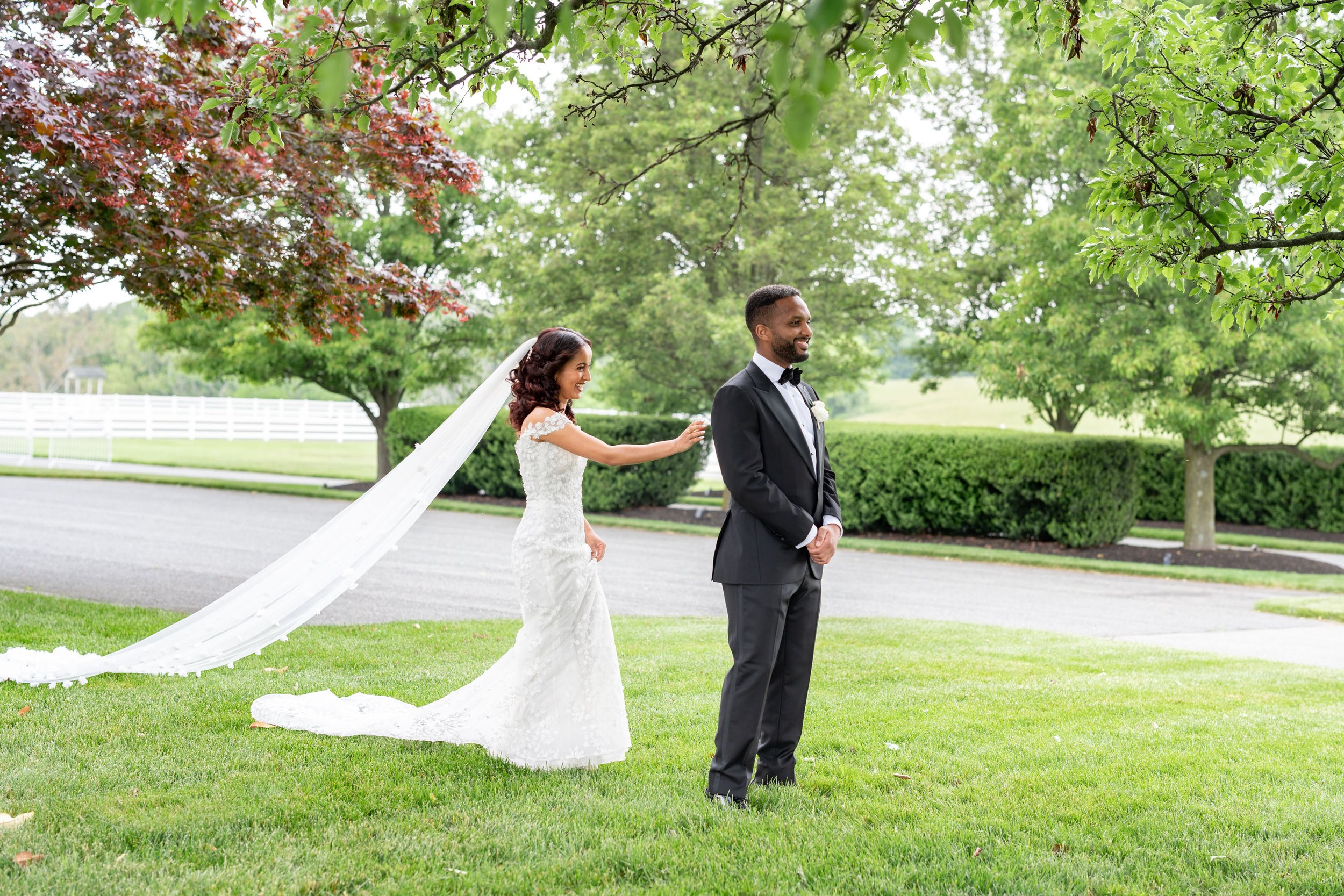 First look at Vignon Manor Farm wedding in summer