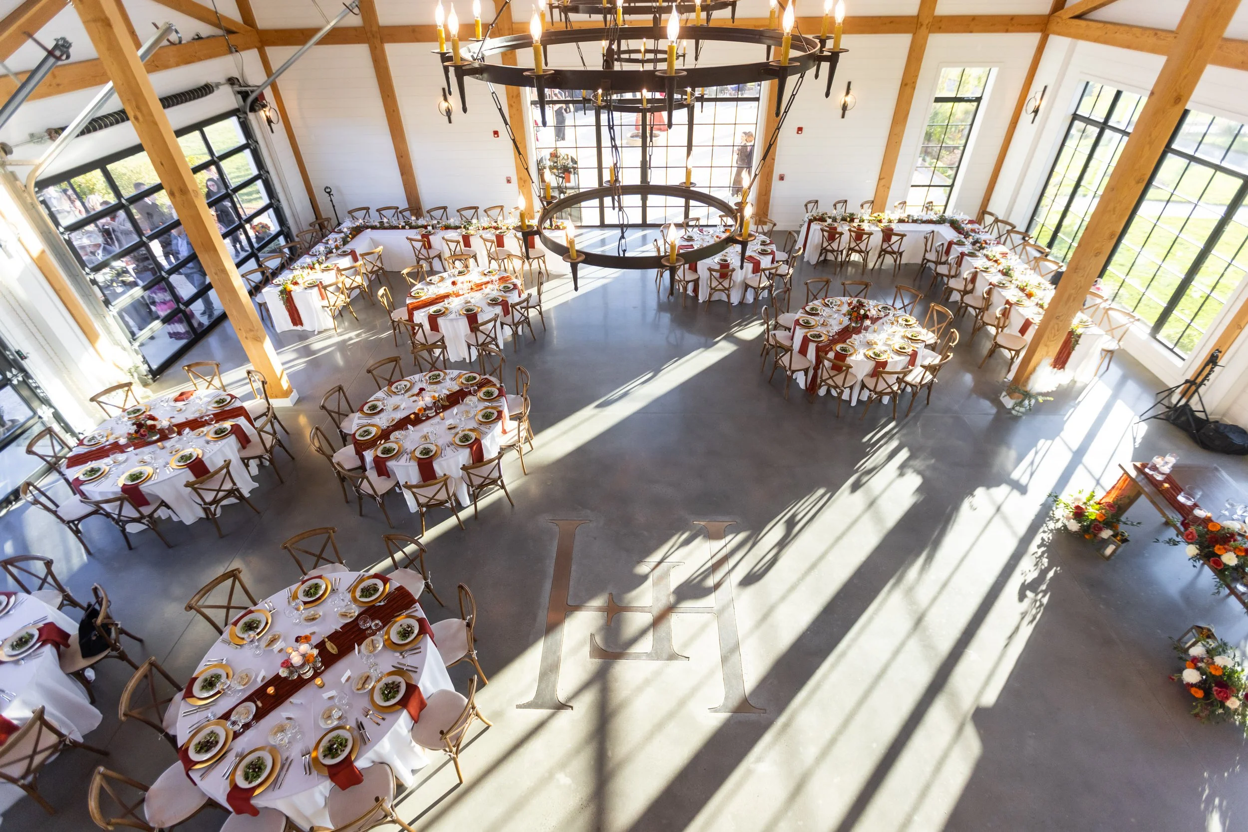Elegant and colorful Virginia barn wedding at Hilltop Farm luxury and bright
