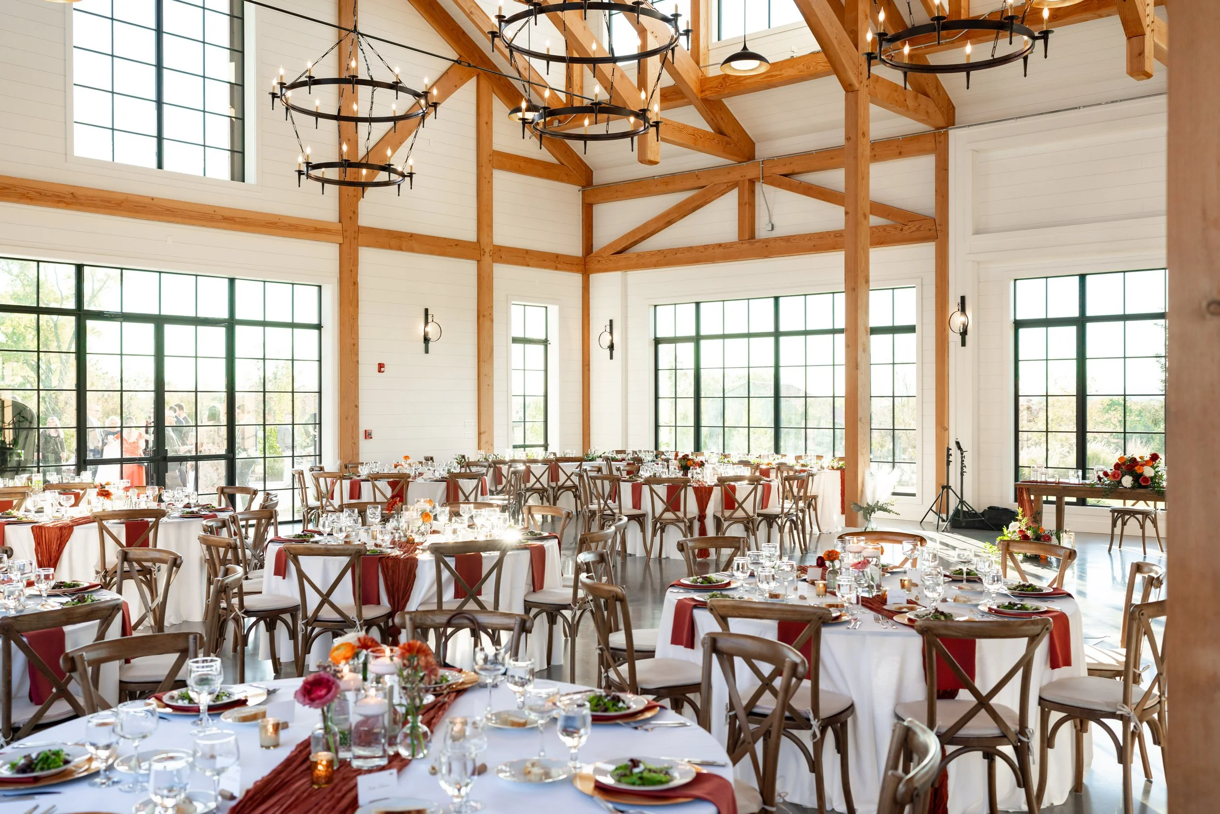 Elegant and colorful Virginia barn wedding at Hilltop Farm luxury and bright