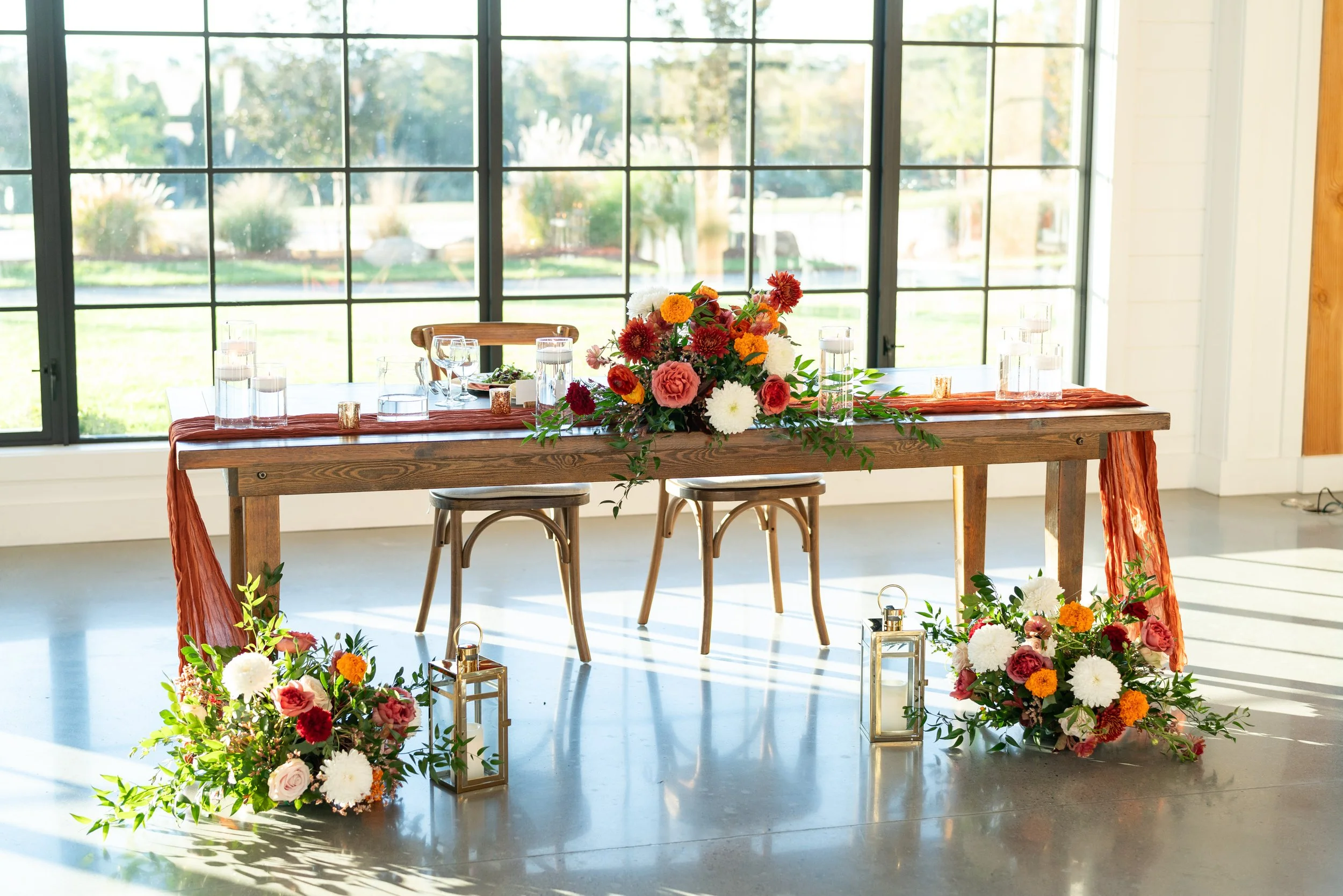Elegant and colorful Virginia barn wedding at Hilltop Farm luxury and bright