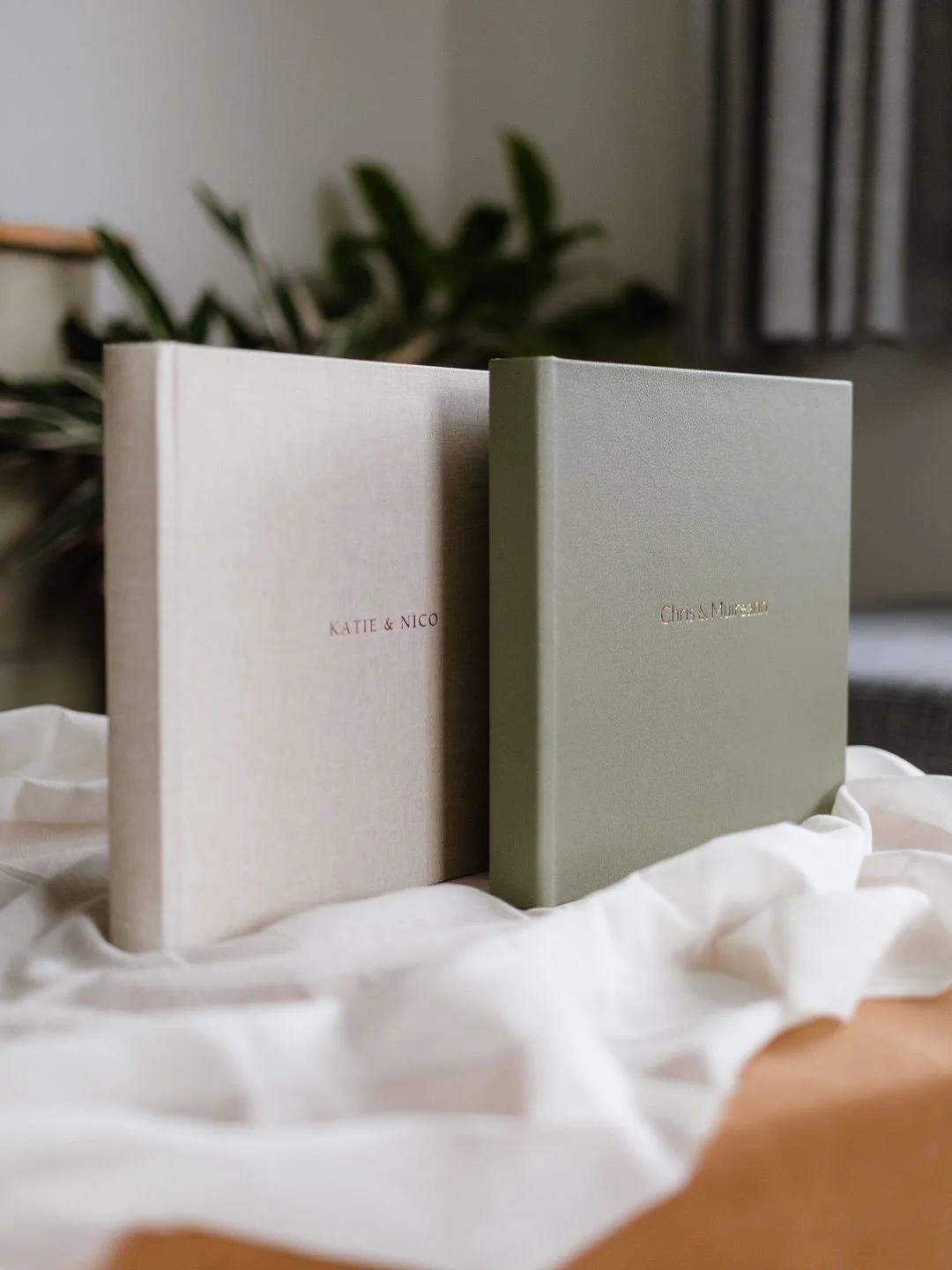 Fine art wedding albums are finally available to order again!!
⠀⠀⠀⠀⠀⠀⠀⠀⠀
I&rsquo;m really excited because I&rsquo;ve just received some beautiful new sample albums (see pictured). However, if you&rsquo;d like to get an album for Christmas, I will nee