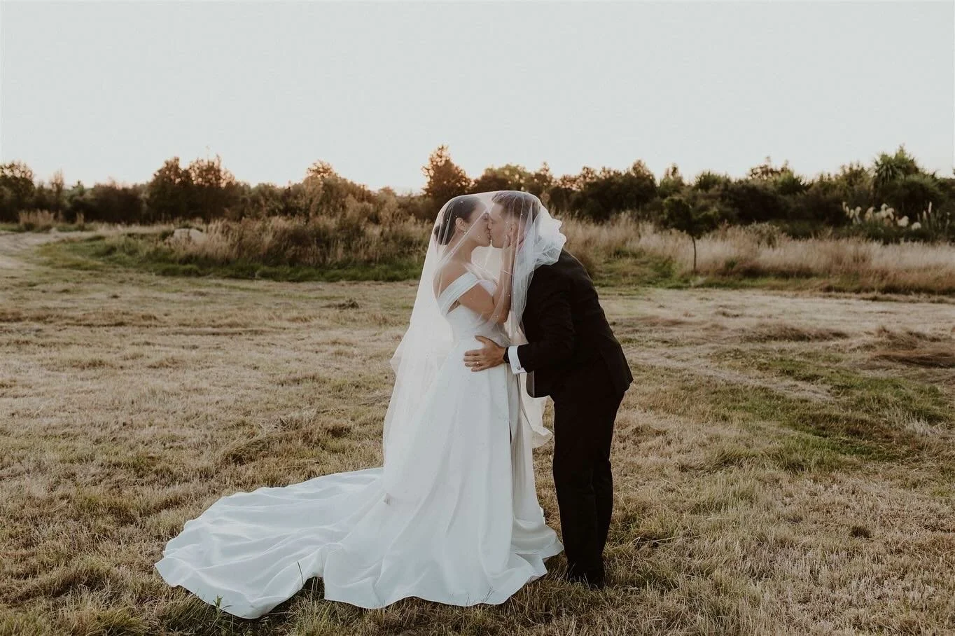 I&rsquo;m now fully in the editing trenches working on some incredible weddings shot over the past 2 weeks!! Things are going to be a little busy for the next 4 months, but I&rsquo;m excited for everything that is to come. 
⠀⠀⠀⠀⠀⠀⠀⠀⠀
The wedding seas