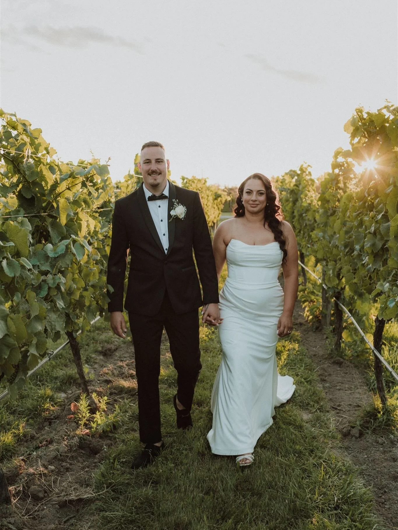 Happy wedding anniversary J + Z! 1 year ago at the one of the best venues @parehua_resort 😍❤️