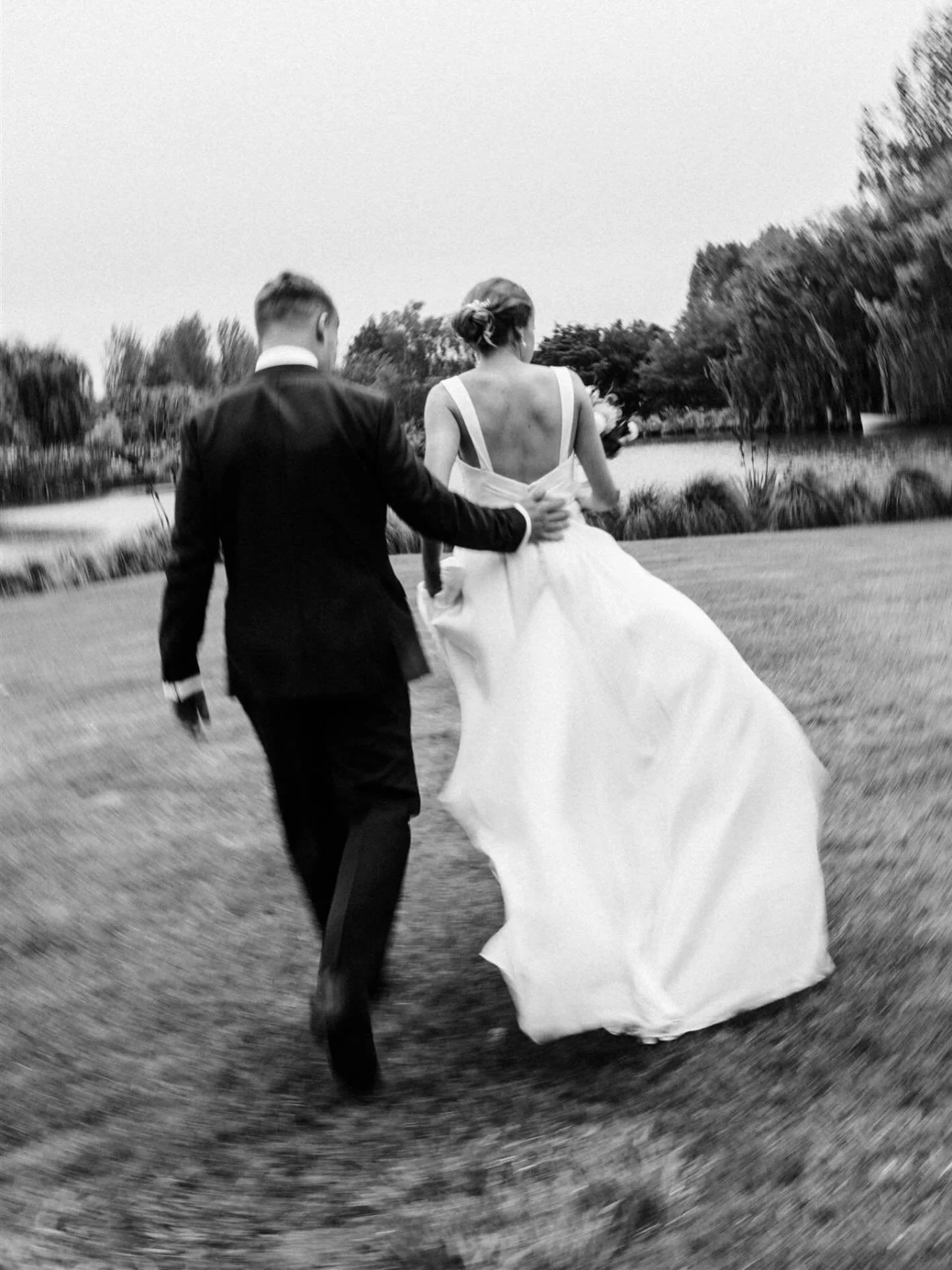 Hi, I&rsquo;m still here!! 👋  I don&rsquo;t think I&rsquo;ve ever been this quiet on the gram 🤪 I&rsquo;m deep in my editing cave and working incredibly hard at the moment, photographing 1-2 weddings a week while also delivering previews to my coup