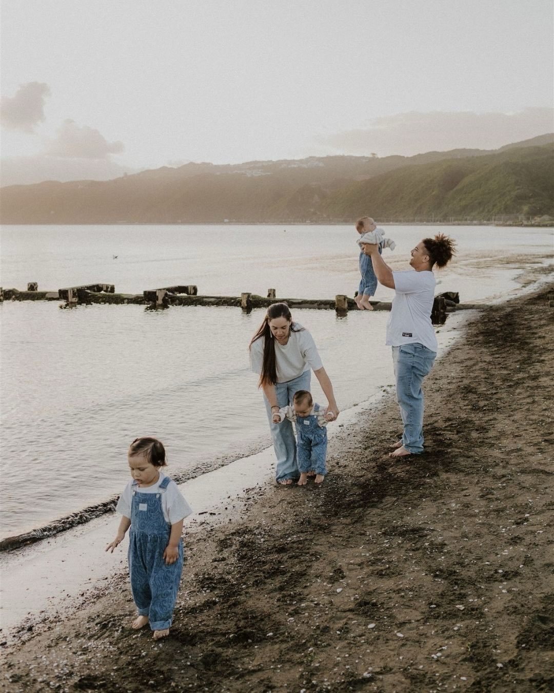 Slower months incoming ☁️ &hellip; with space for more family sessions like these. 
⠀⠀⠀⠀⠀⠀⠀⠀⠀
Next available weekend dates for portrait sessions are:
-  25th / 26th April 
- 2nd / 3rd May