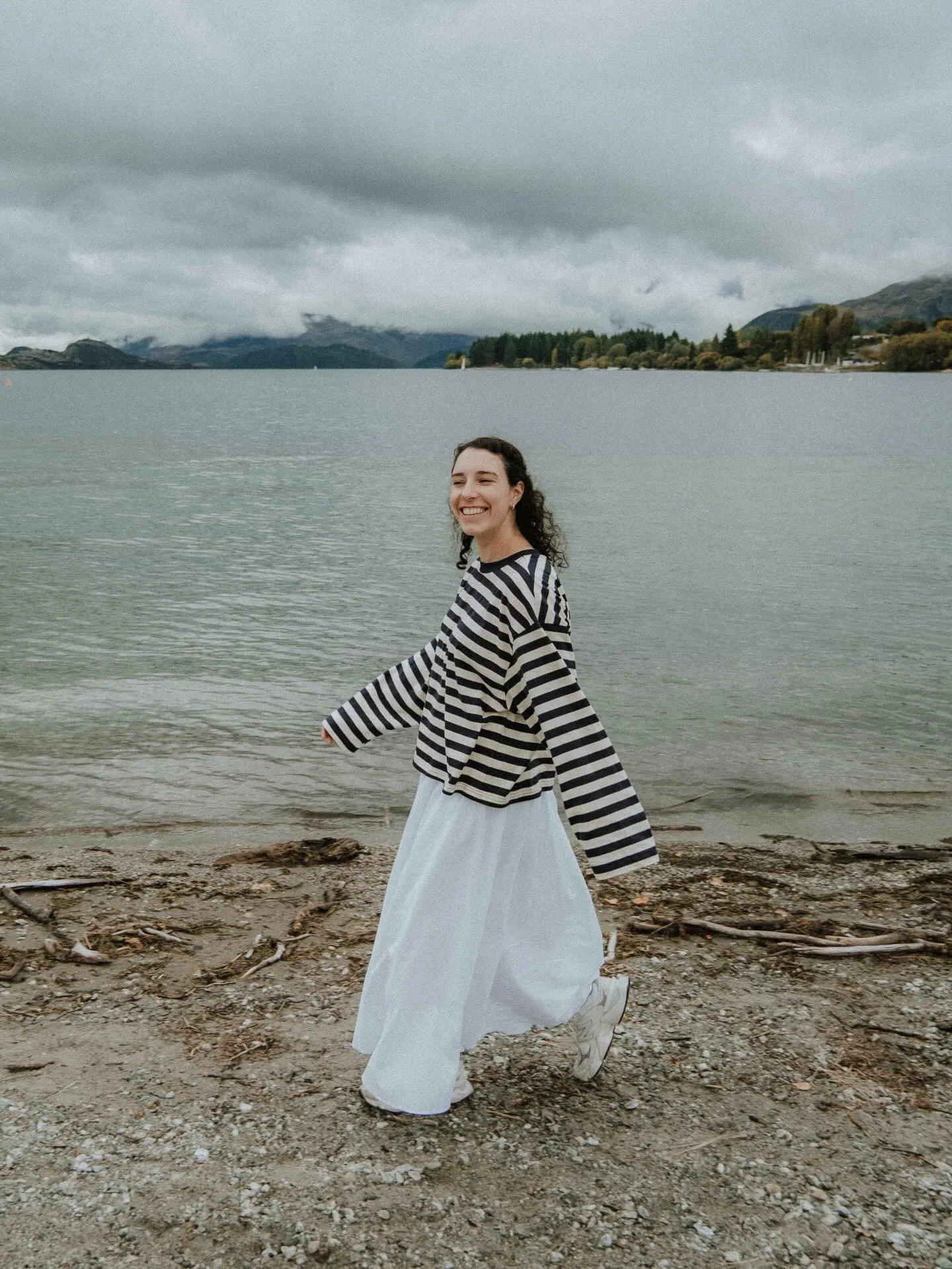 Made some memories in Wanaka with our friends @rachaelgillatt and @matthewkirk1214 over the weekend ❤️🥹 

This break was needed, we have been non stop since December, now I feel human again. Still a few more weeks of hard work ahead and wedding seas