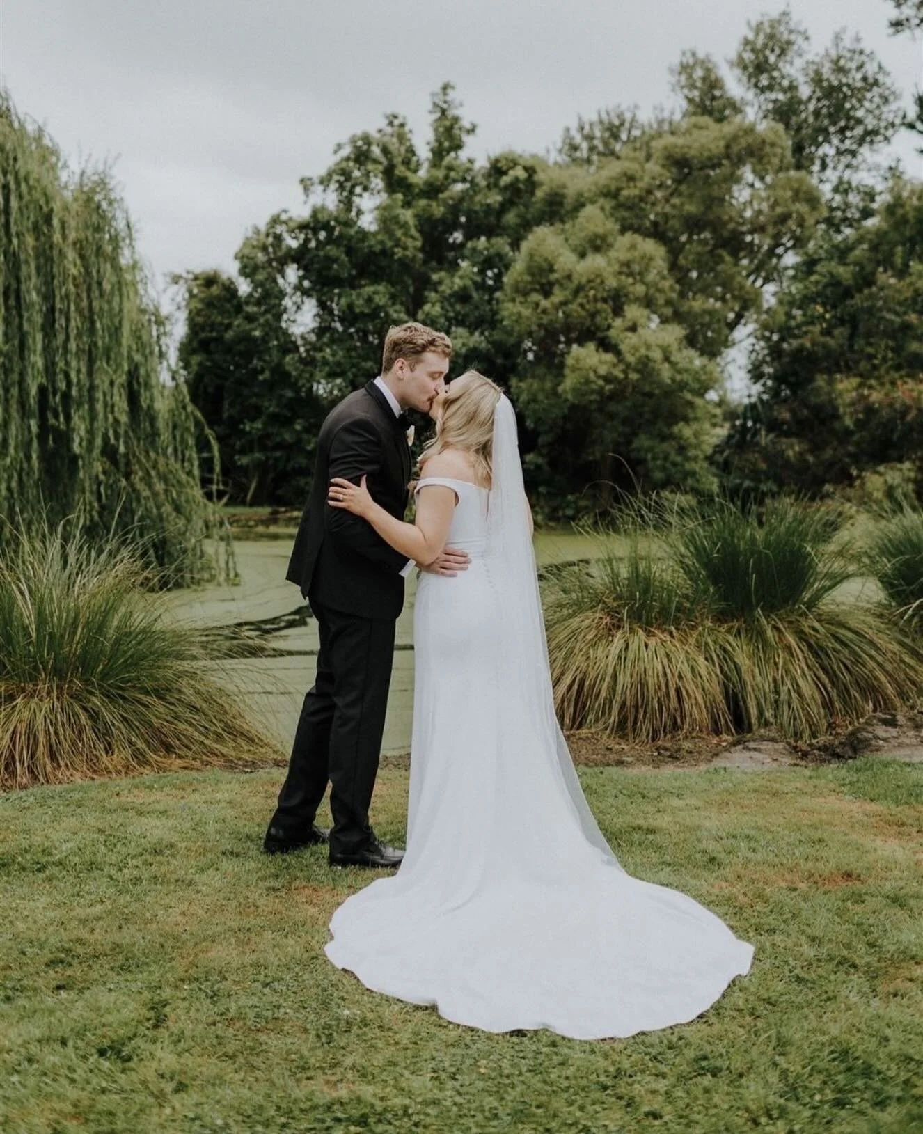 Annnnd that&rsquo;s a wrap on my summer wedding season for 2026! But I&rsquo;ll still be here working away! Winter is only a couple of weeks away and with it brings a change of pace for me, capturing smaller elopements and celebrations, as well as my