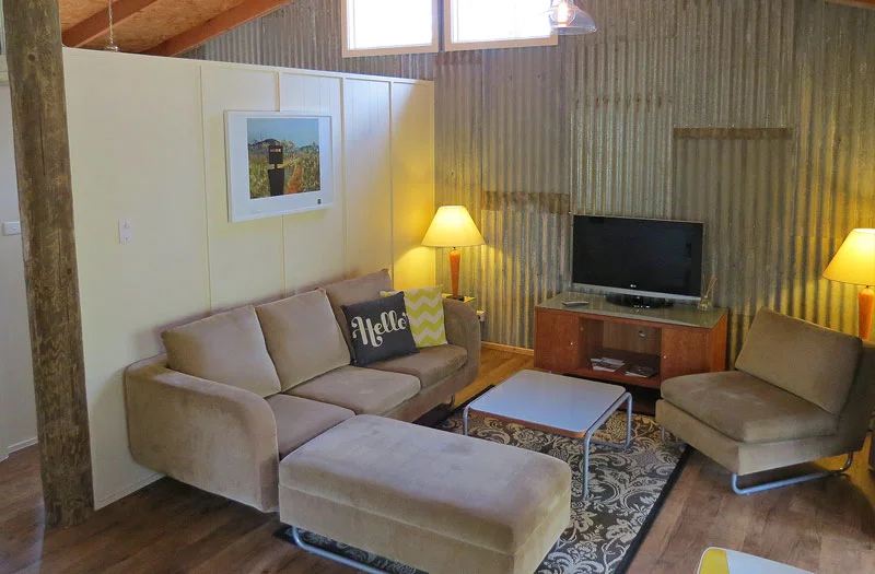 IMG_4474_lounge.jpg