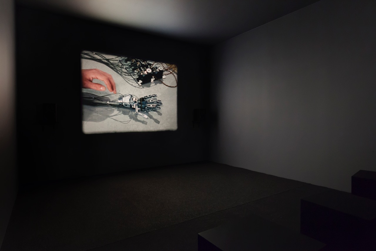 Daria Martin, soft materials , 2004. 16mm film, colour, sound. 10 minutes 30 seconds. Courtesy Maureen Paley, London.