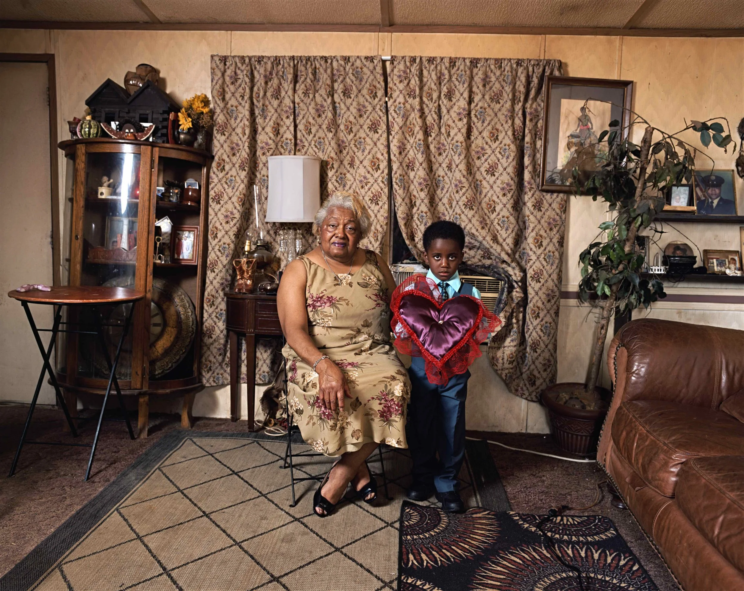 Deana Lawson, Ring Bearer, 2016, © Deana Lawson, courtesy of Sikkema Jenkins & Co., New York. 