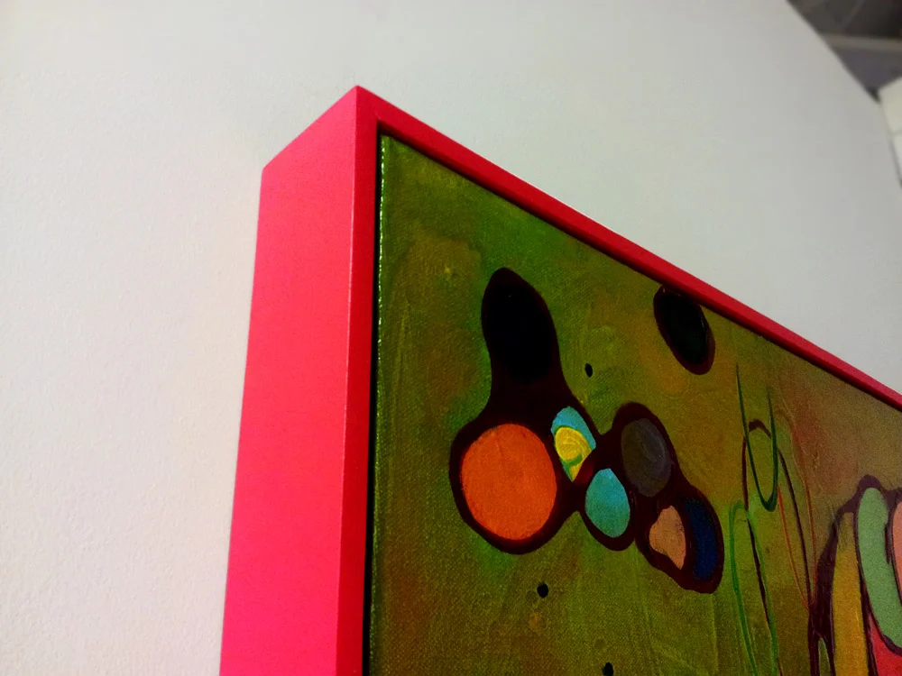 Bright accent frame