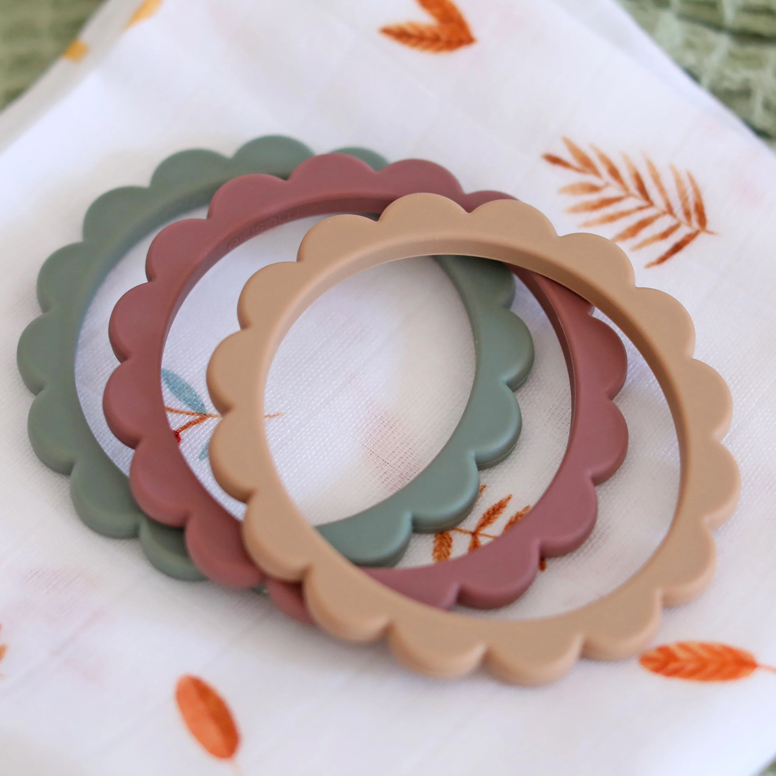 Mushie Flower Silicone Teether Bracelet 