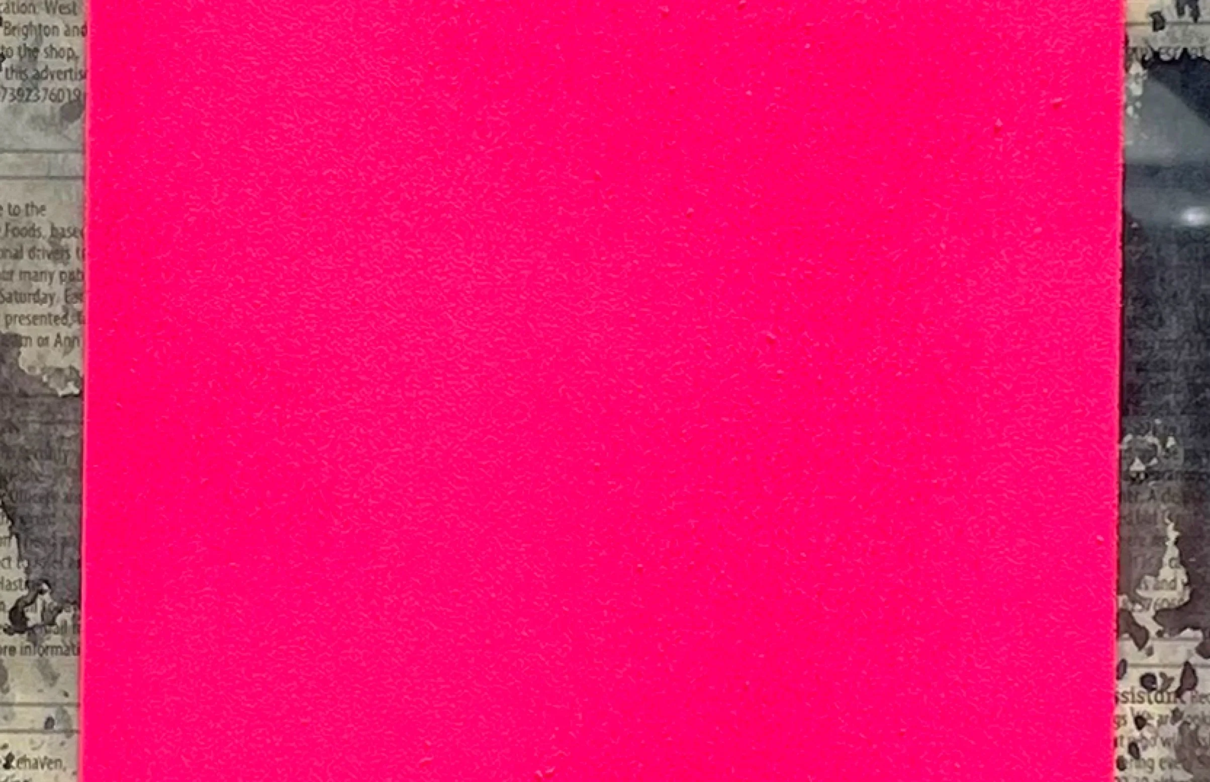 PINK+SQUARE+on+splatter_snuff+creative+2025_close+up.jpg