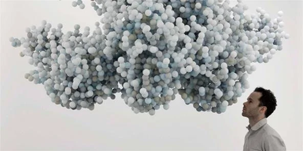  Daniel Arsham 's art - from http://img.wonderhowto.com/img/05/86/63444157740508/0/make-mind-bending-virtual-art-installation-with-cinema-4d.w654.jpg