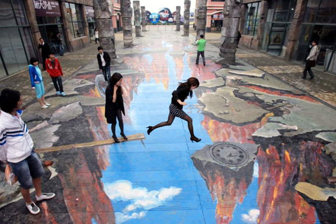 from http://4.bp.blogspot.com/-2Nl3QHd2XqY/UCZuYf912PI/AAAAAAAAAqE/xI-ZoChsFDM/s640/3d-street-art.jpg