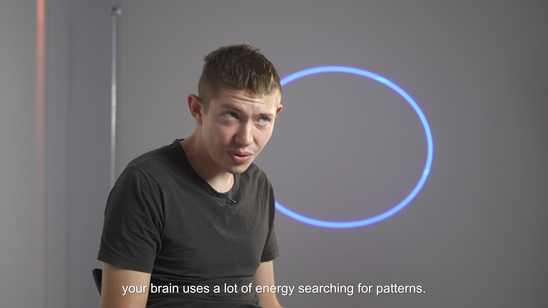 Video interview with the Danish artist Svend Sømod in his exhibition ’Resonance and Harmony’