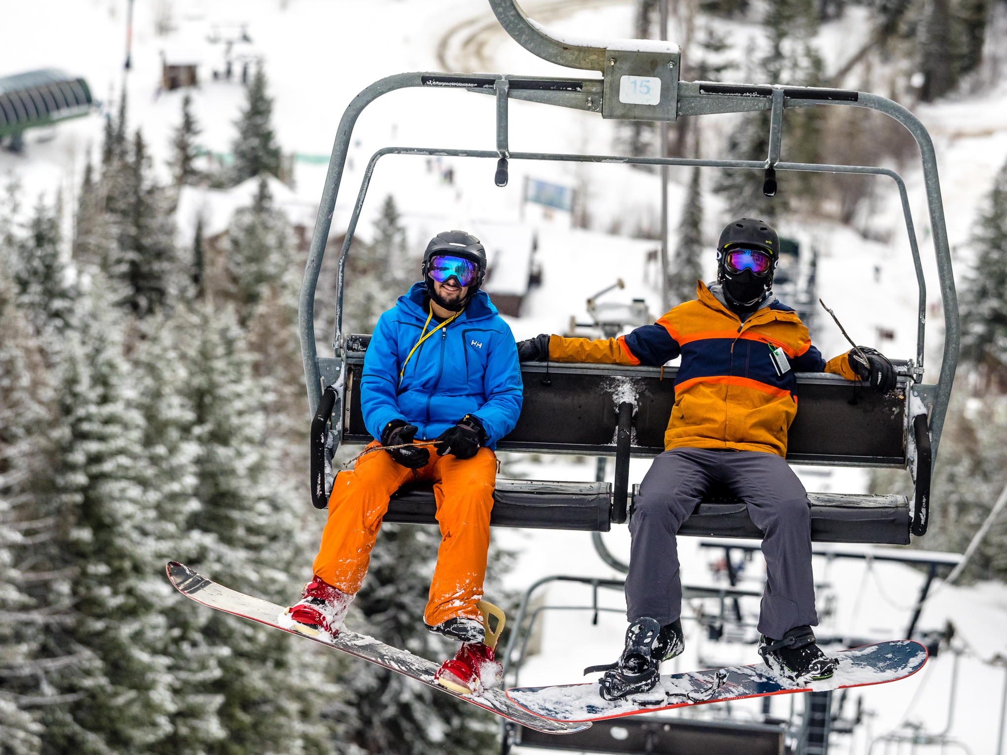 Snowboardinbg-RIDGE-Mountain-Academy-2.jpg