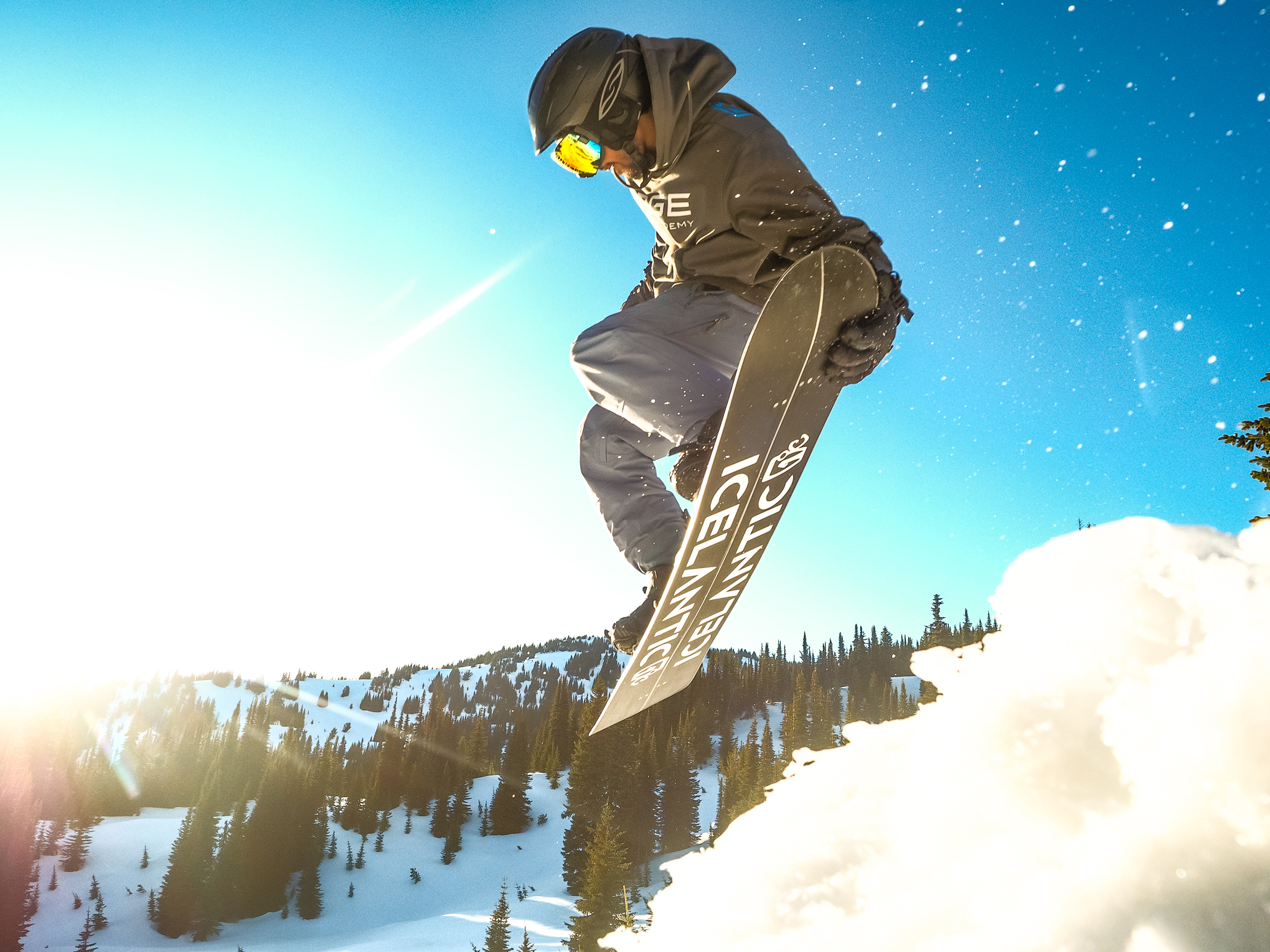 Snowboardinbg-RIDGE-Mountain-Academy-8.jpg