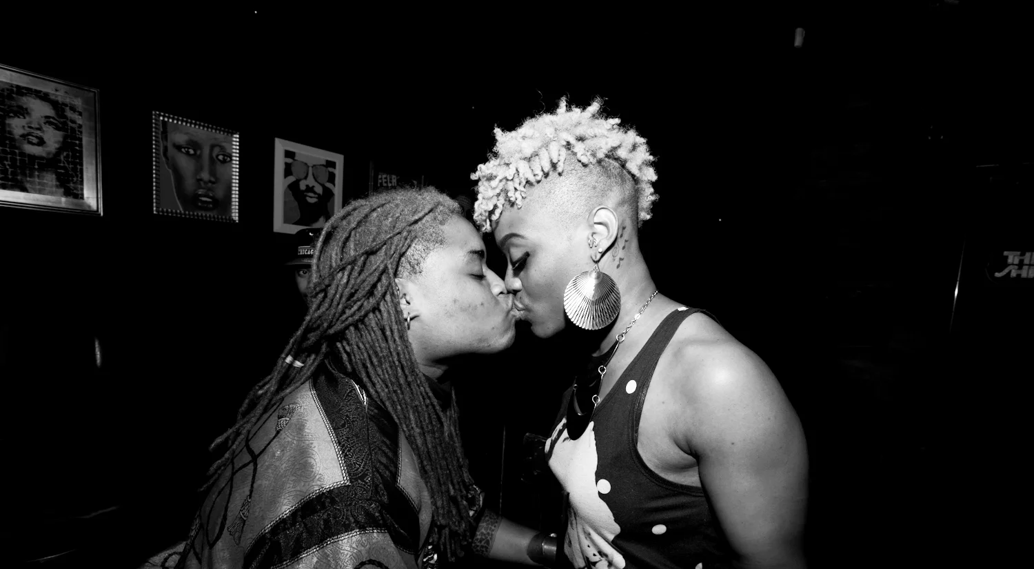 Slo 'Mo Shrine_Oopey Photo_kissing.jpg