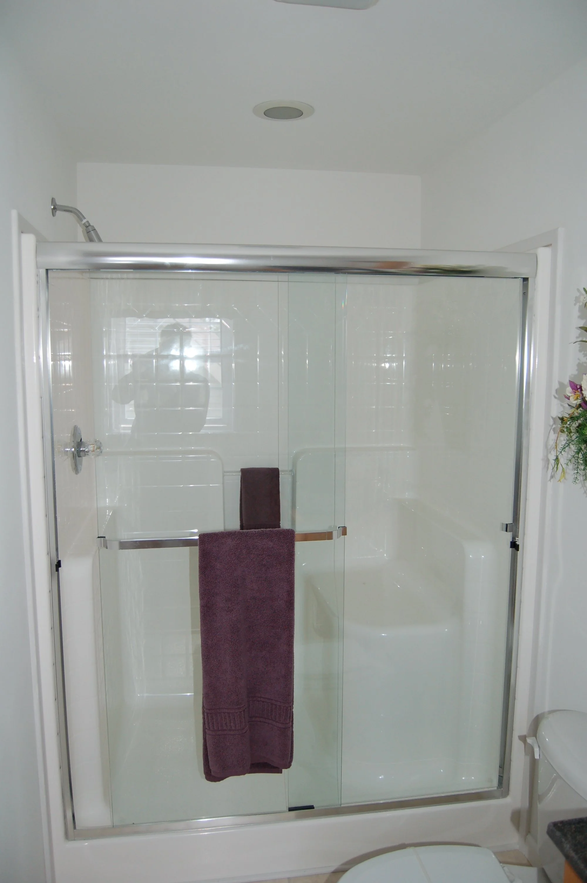 Romantica 48"x60" Fiberglass Shower Stall