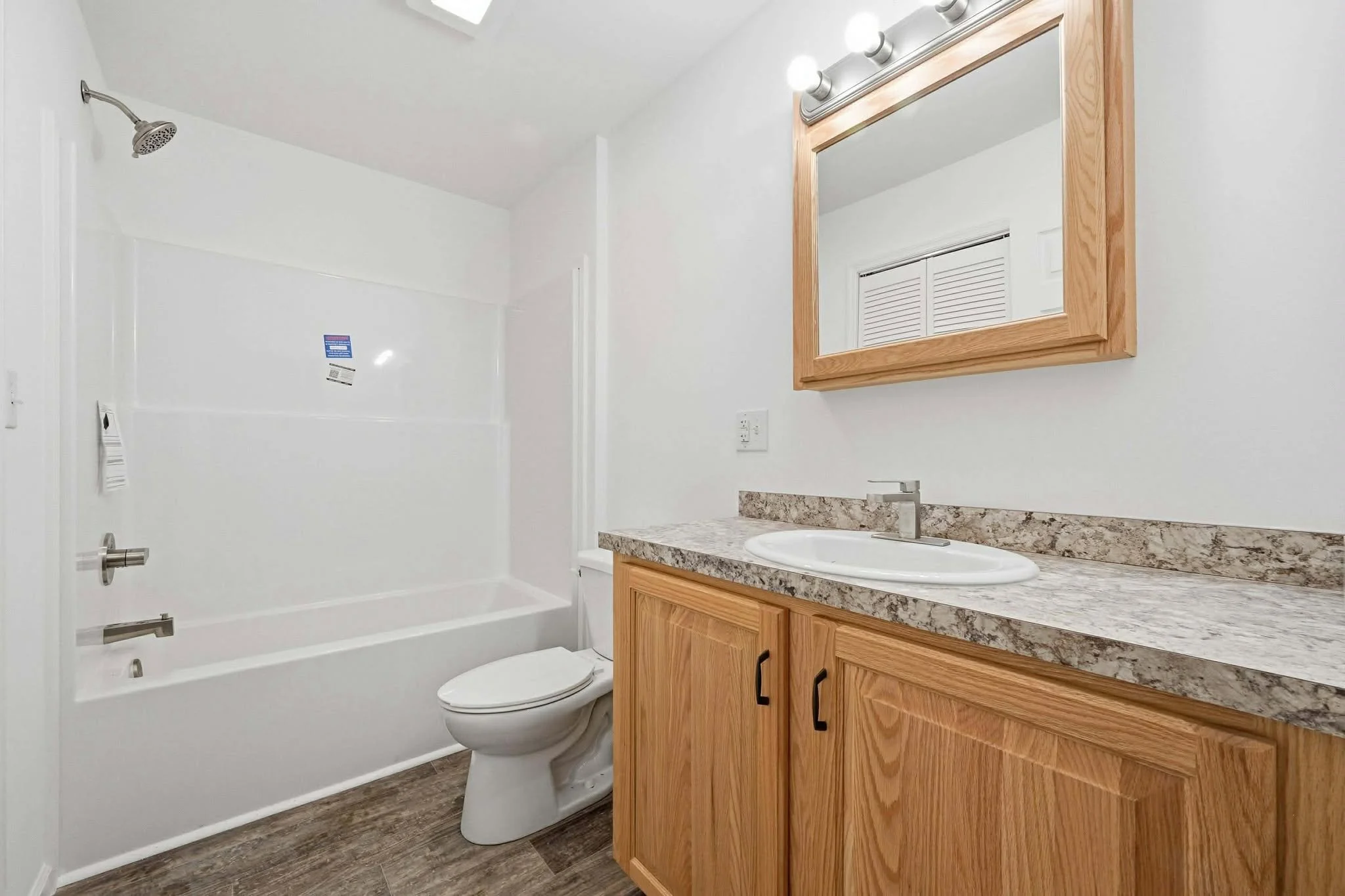 Bathroom 2.jpg