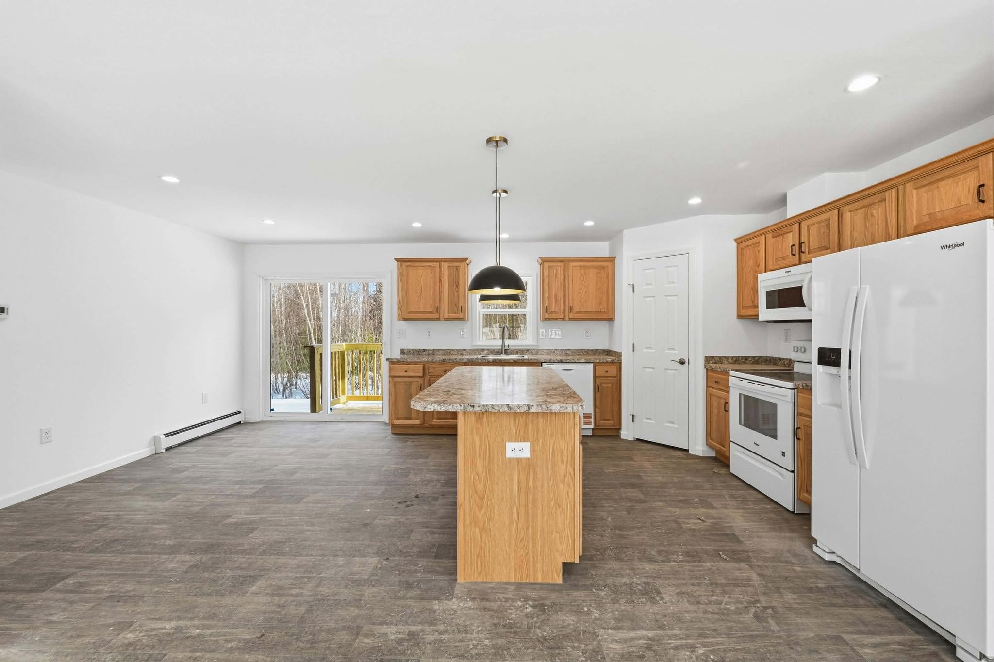 Kitchen 2.jpg