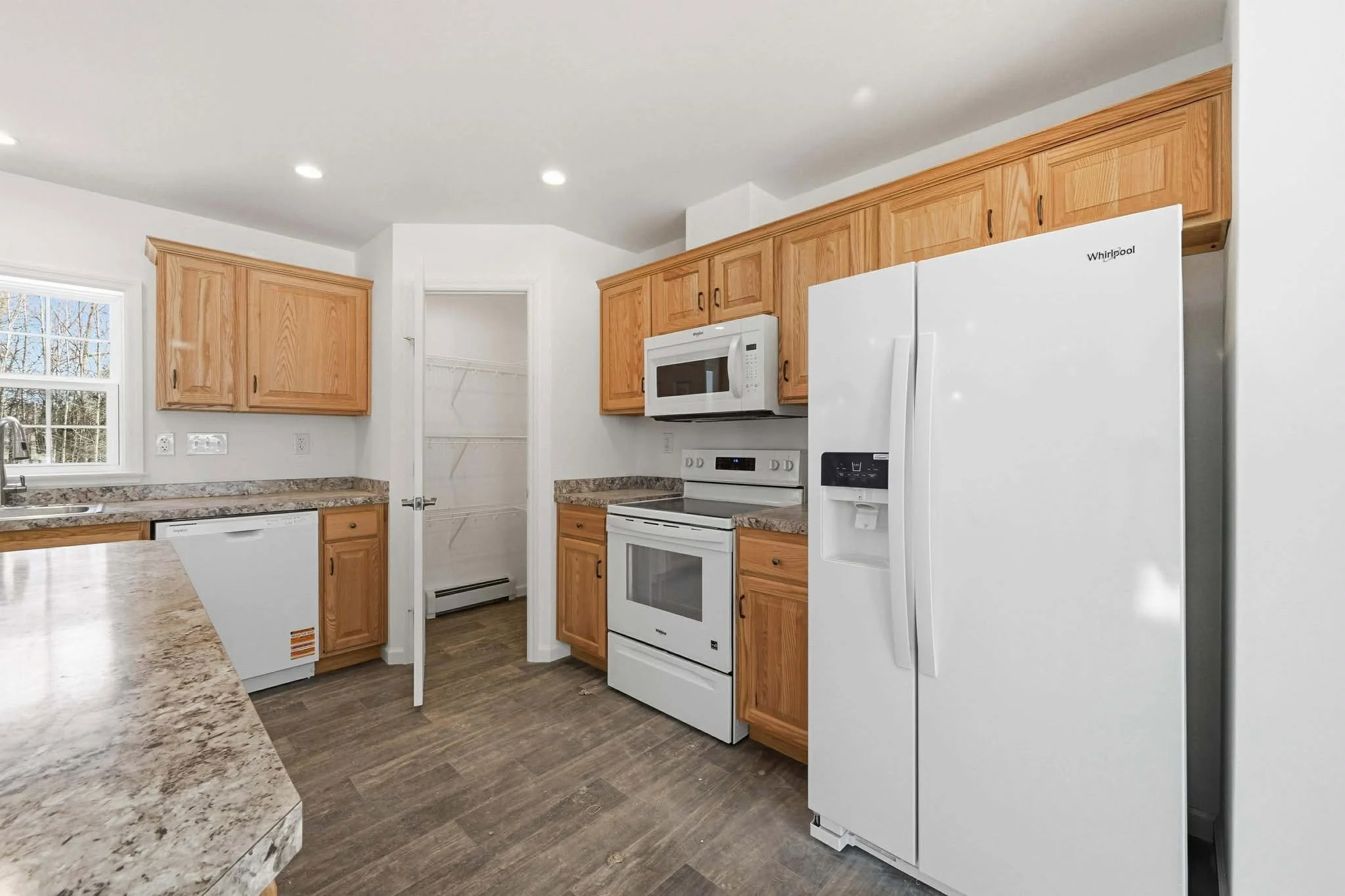 Kitchen 4.jpg