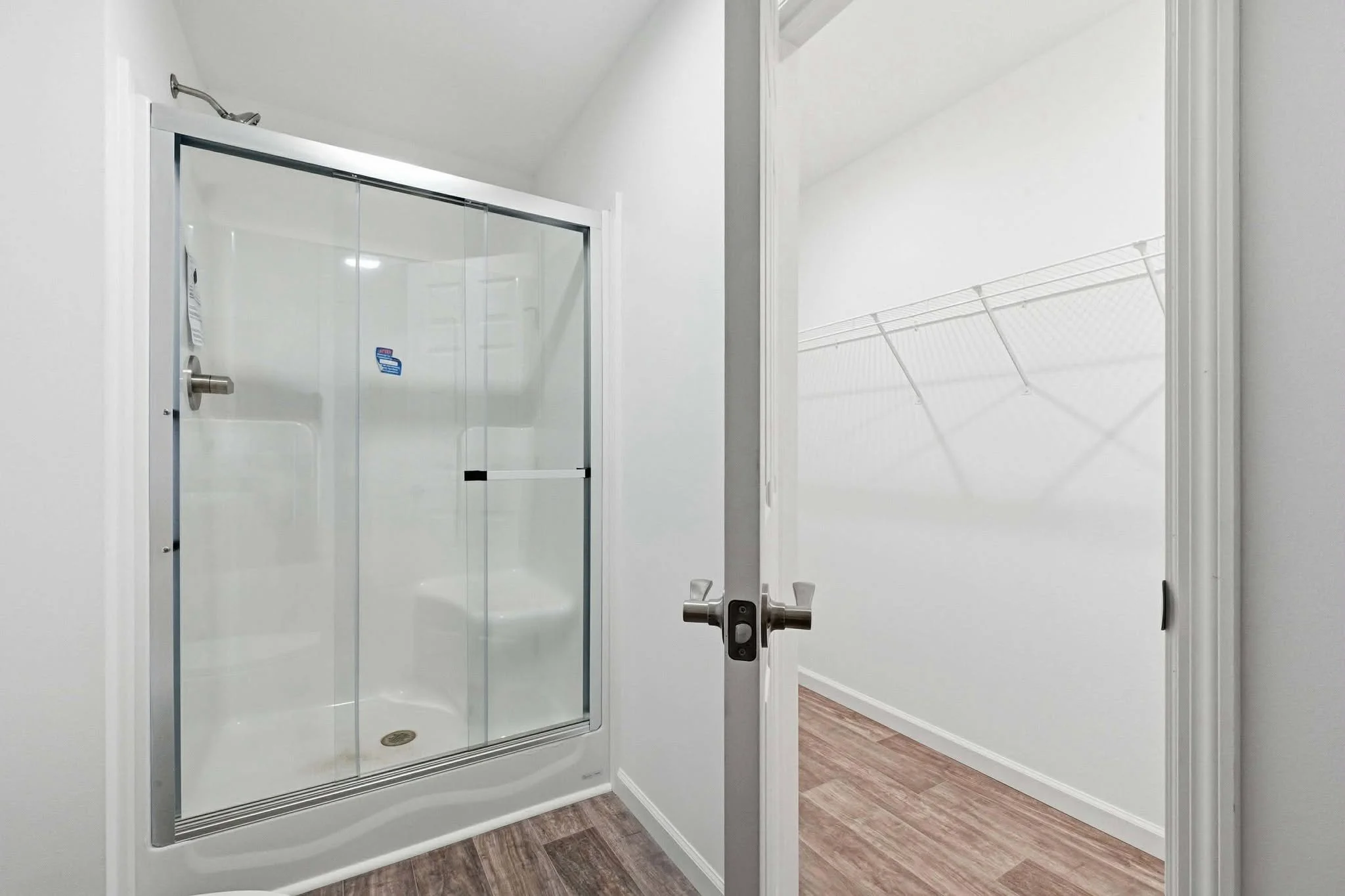 Main Bath.jpg