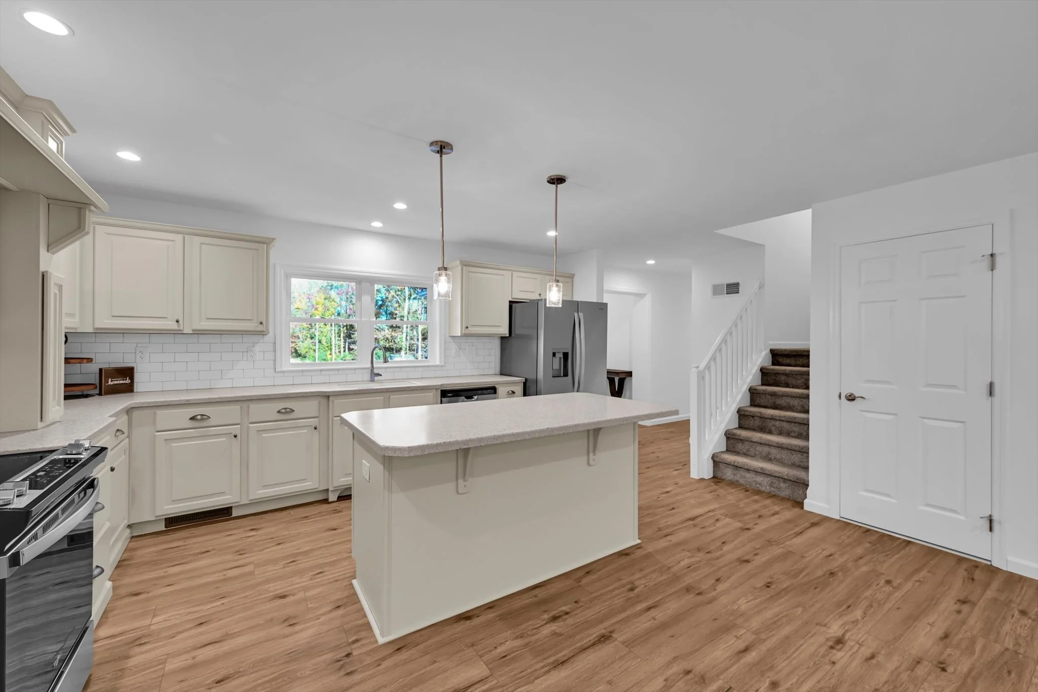 11-Kitchen.jpg