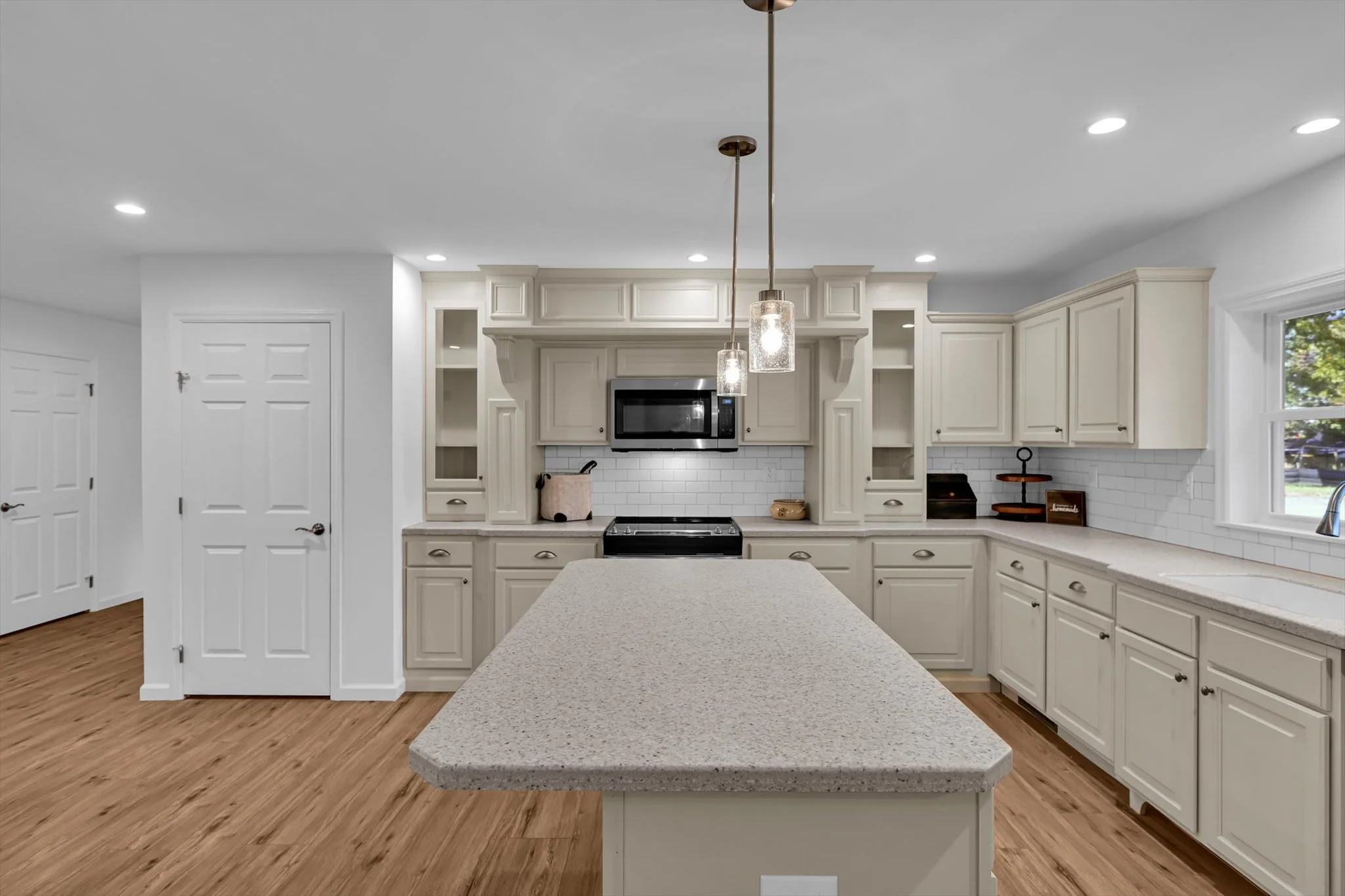 14-Kitchen.jpg
