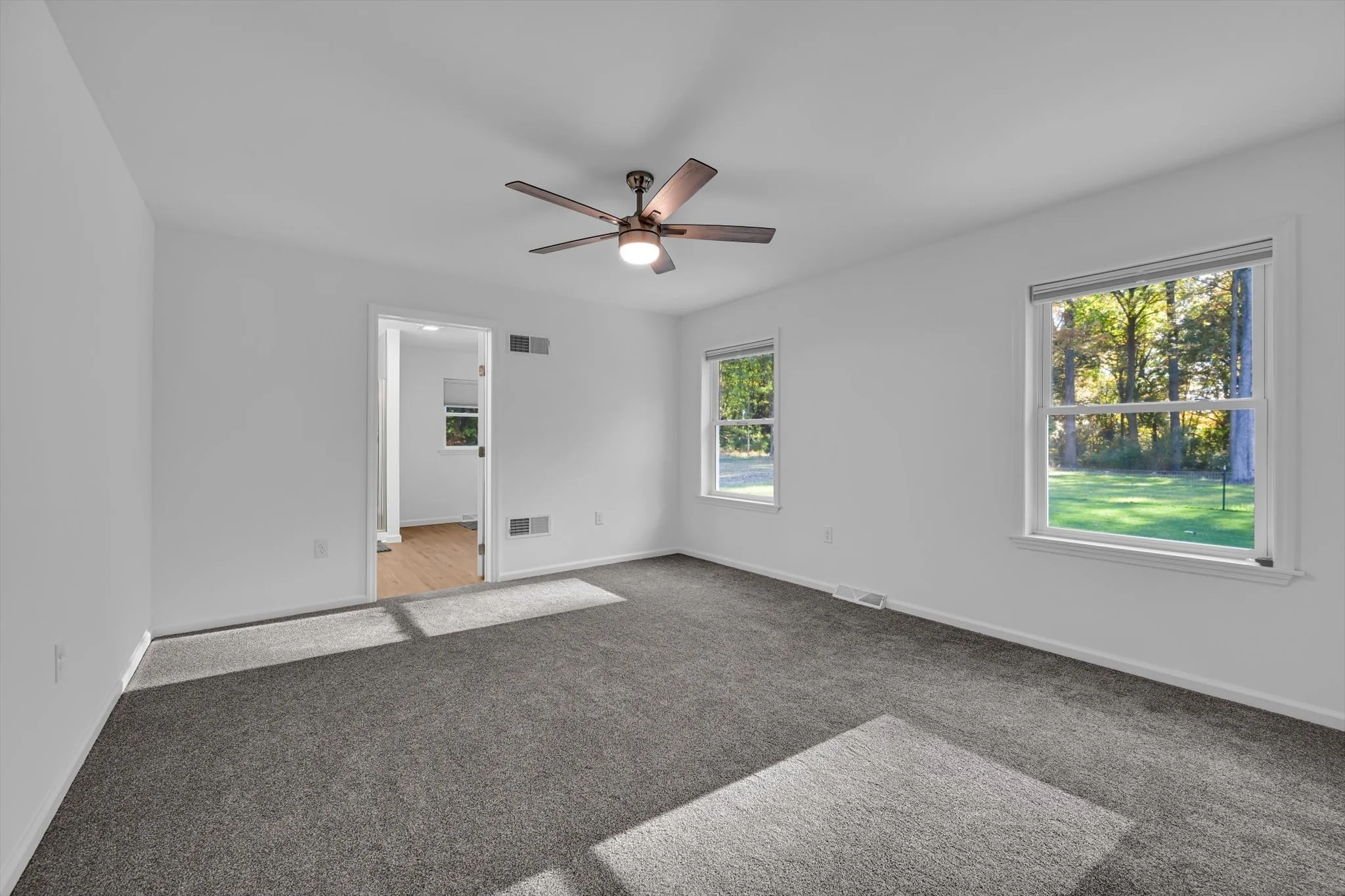 18-Bedroom.jpg