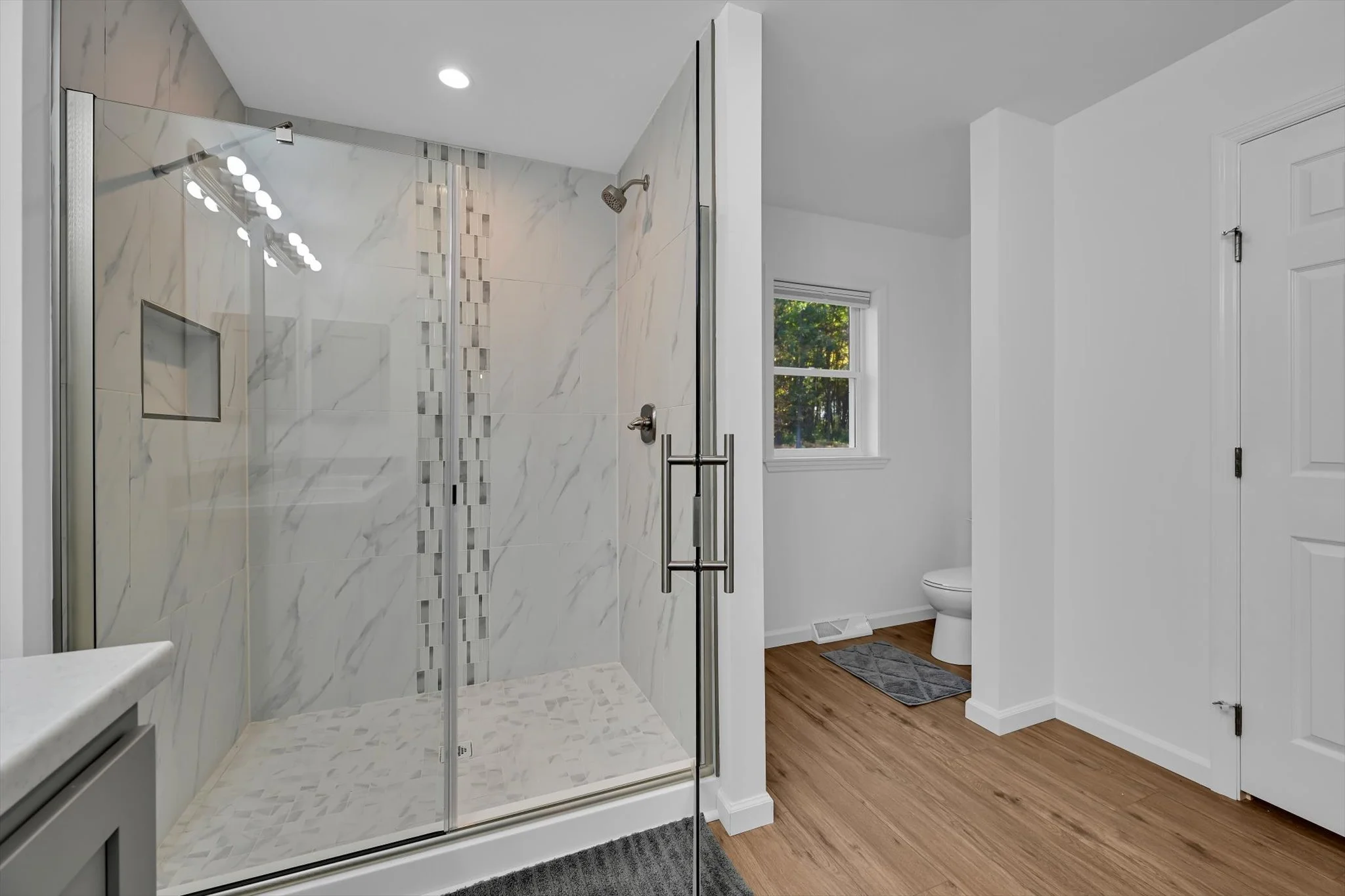 22-Bathroom.jpg
