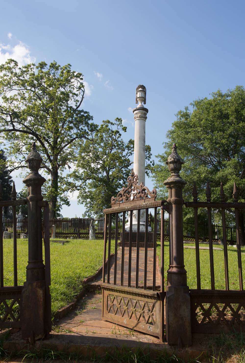 oconee hill cemetery-201505068327.jpg