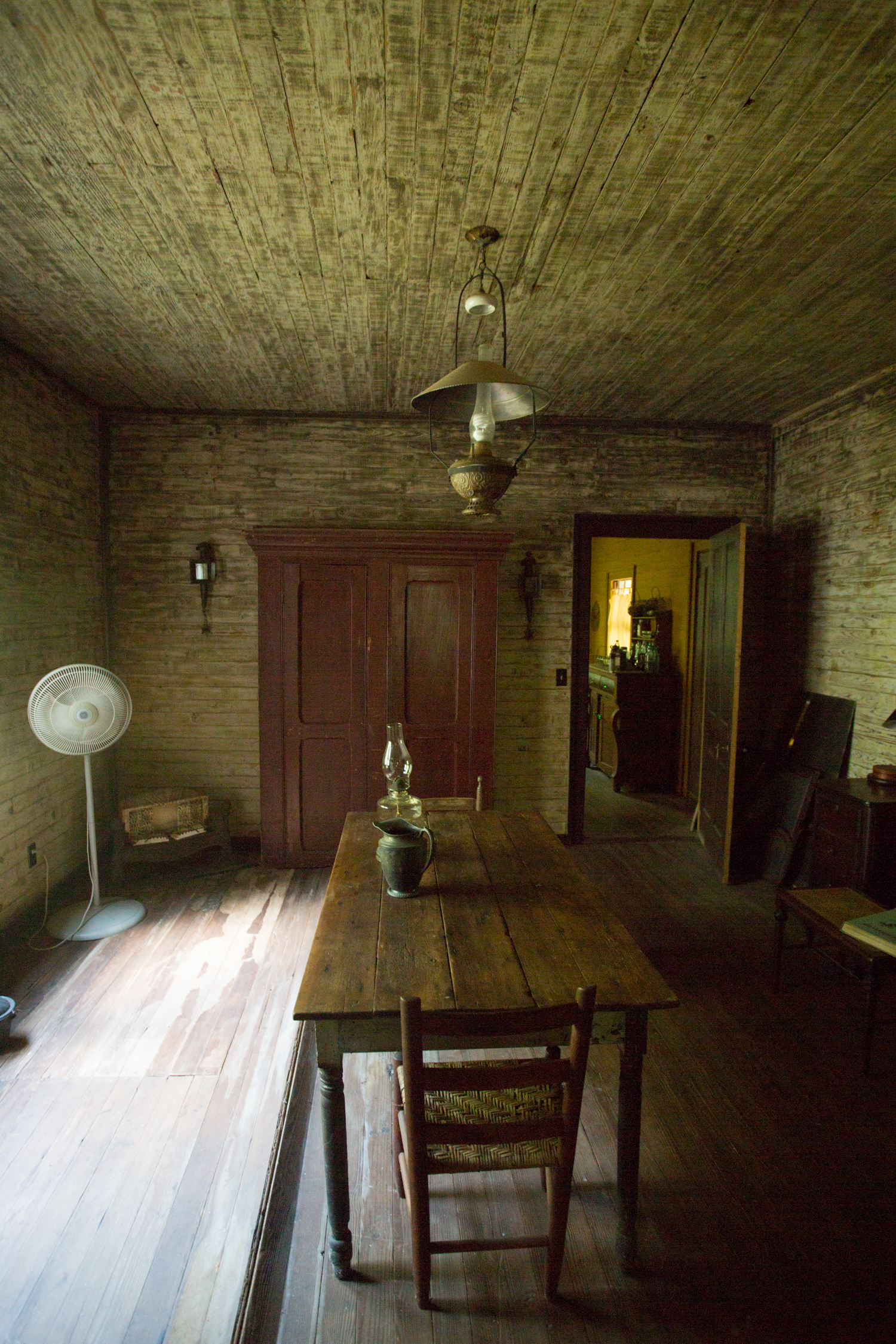 devils pond house_middle room 3.jpg