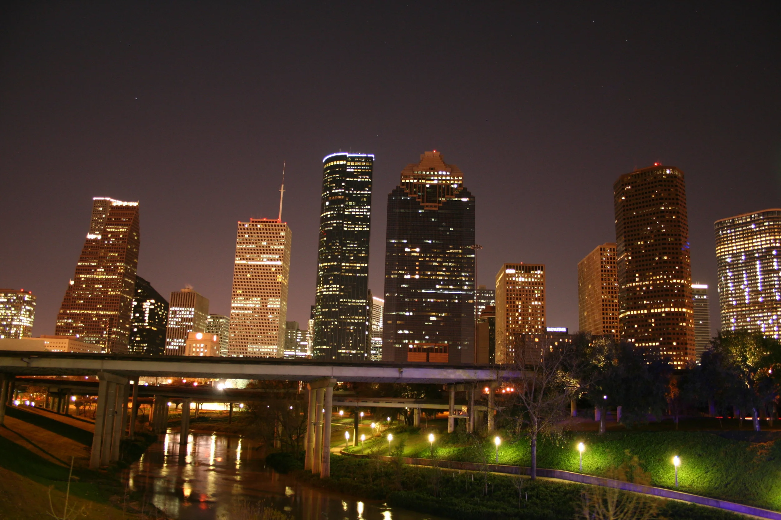Downtown_Houston_Skyline_Night.JPG