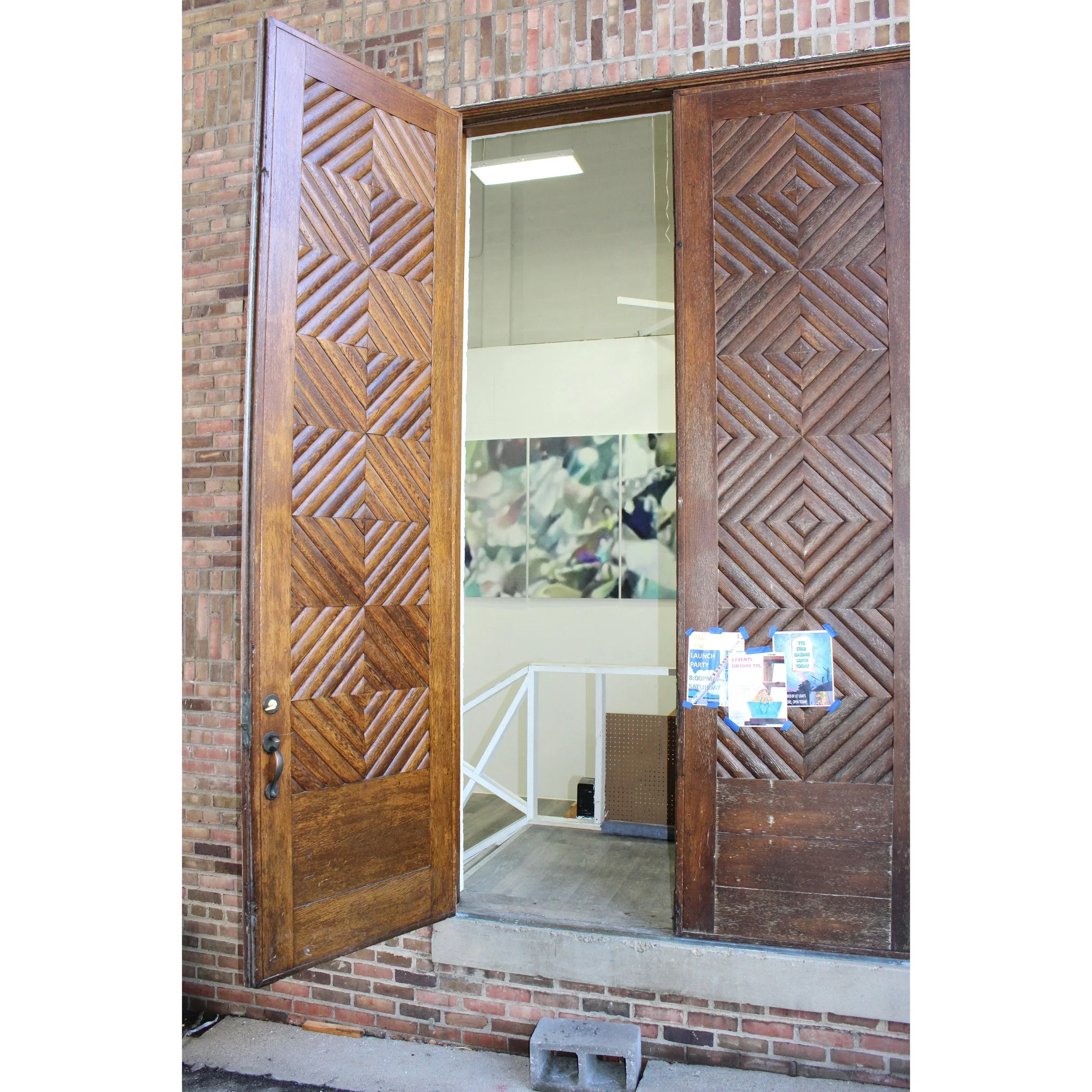 Mazellan and door.webp