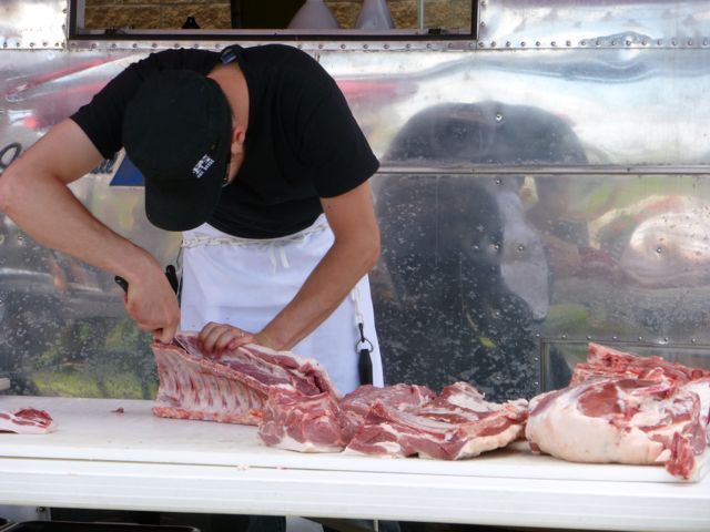 Cutting pork